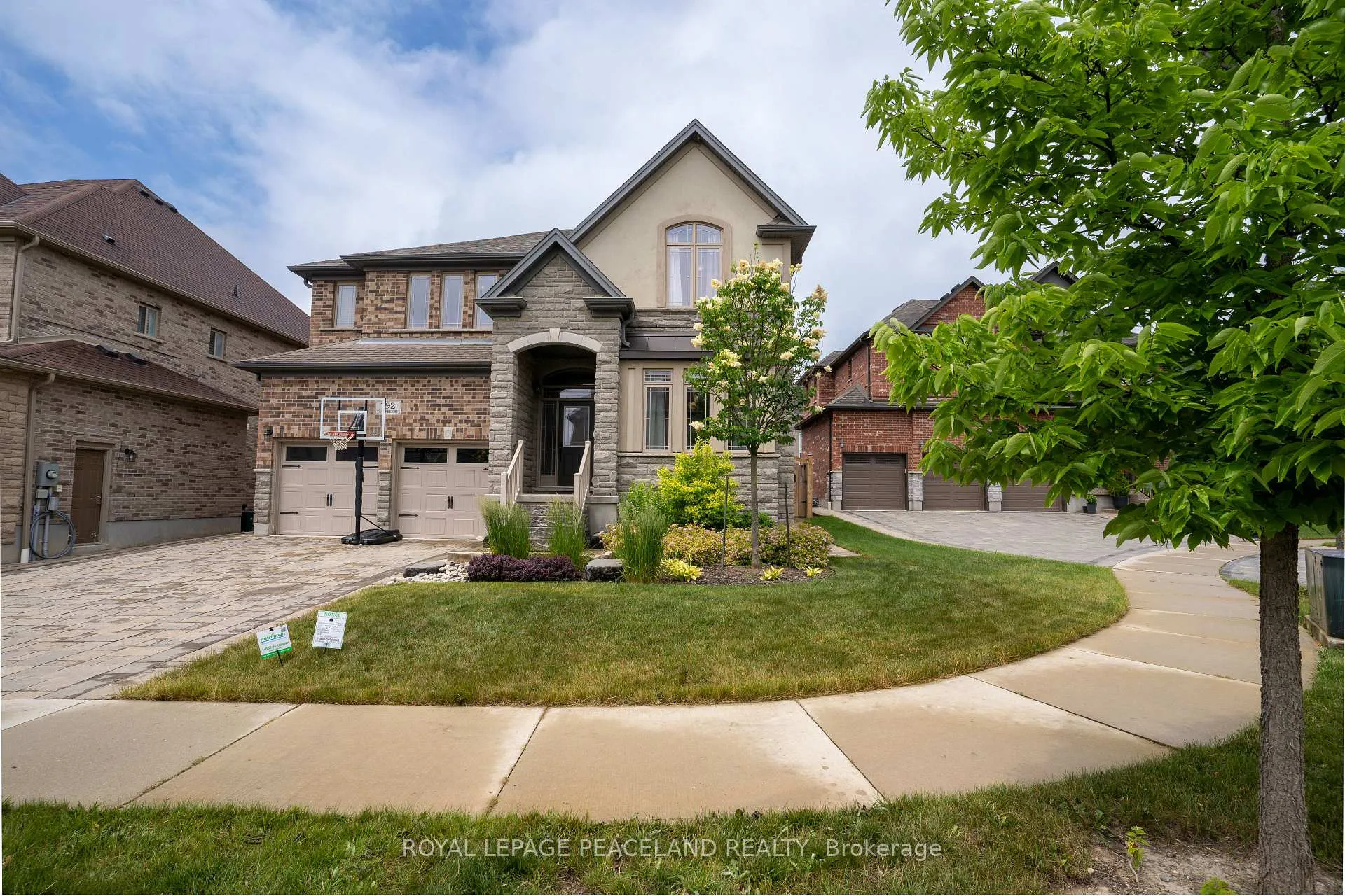 Photo 2 of 792 Snowberry Court, Waterloo, Columbia Forest/Clair Hills — HOMEH