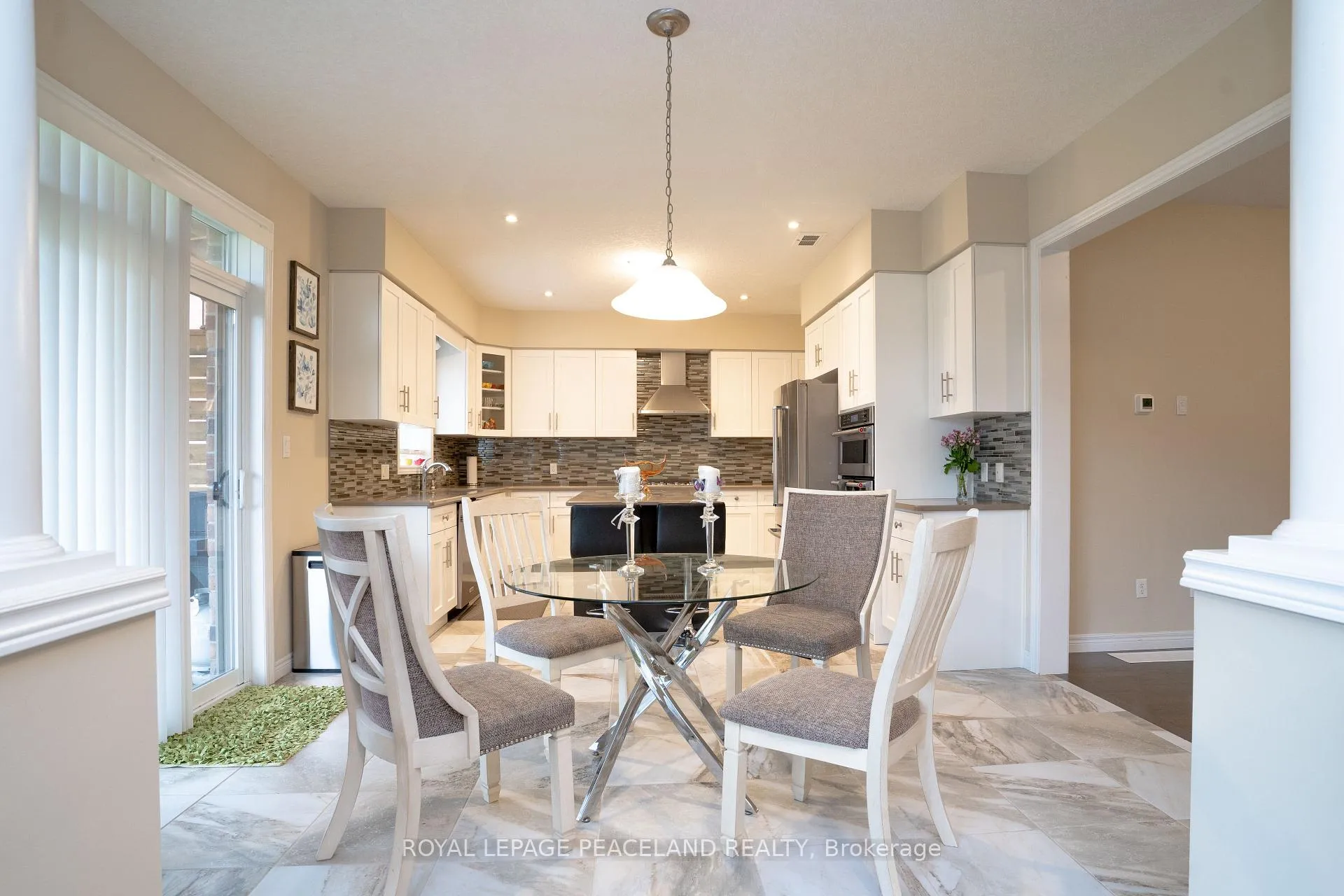 Photo 11 of 792 Snowberry Court, Waterloo, Columbia Forest/Clair Hills — HOMEH
