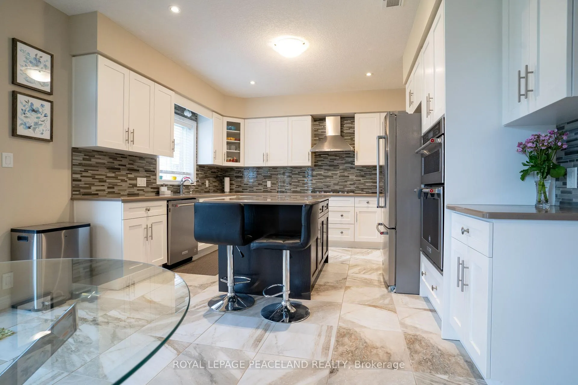 Photo 12 of 792 Snowberry Court, Waterloo, Columbia Forest/Clair Hills — HOMEH