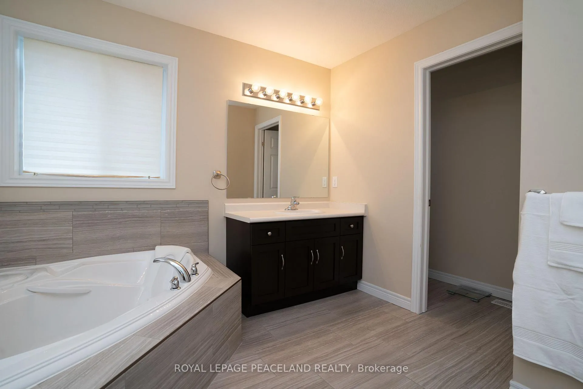 Photo 32 of 792 Snowberry Court, Waterloo, Columbia Forest/Clair Hills — HOMEH