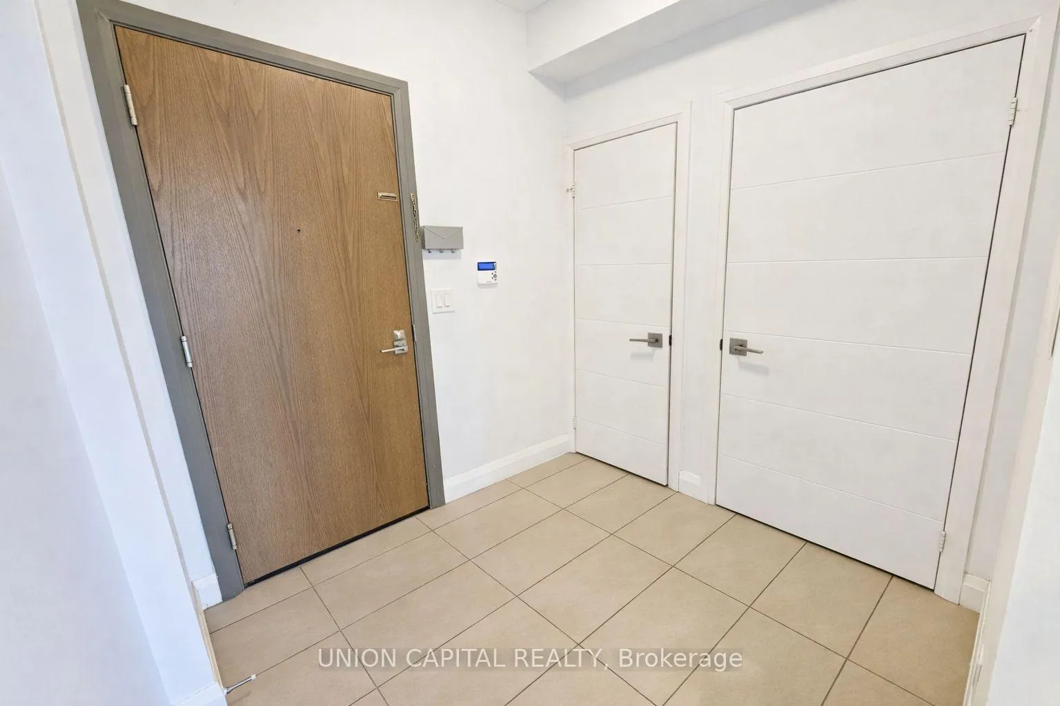 Photo 3 of Unit 709, 28 Uptown Drive, Markham, Unionville — HOMEH