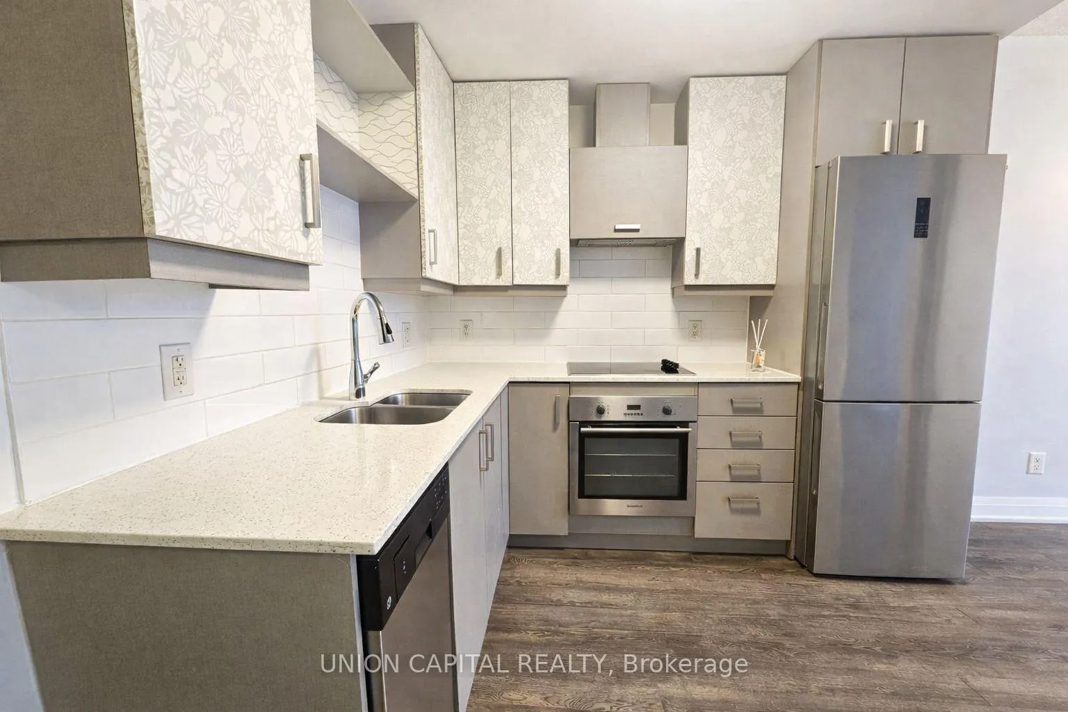 Photo 4 of Unit 709, 28 Uptown Drive, Markham, Unionville — HOMEH