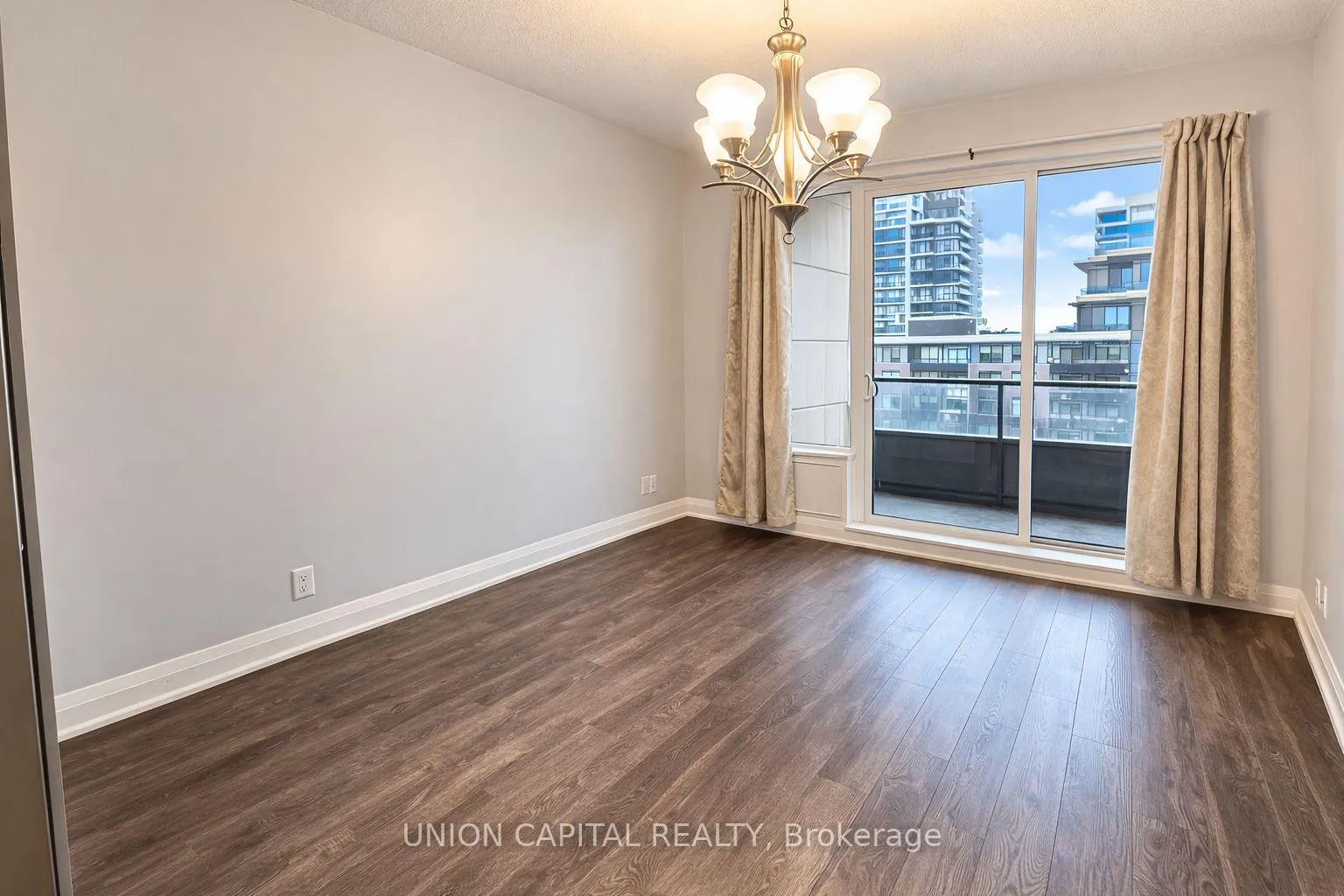 Photo 7 of Unit 709, 28 Uptown Drive, Markham, Unionville — HOMEH