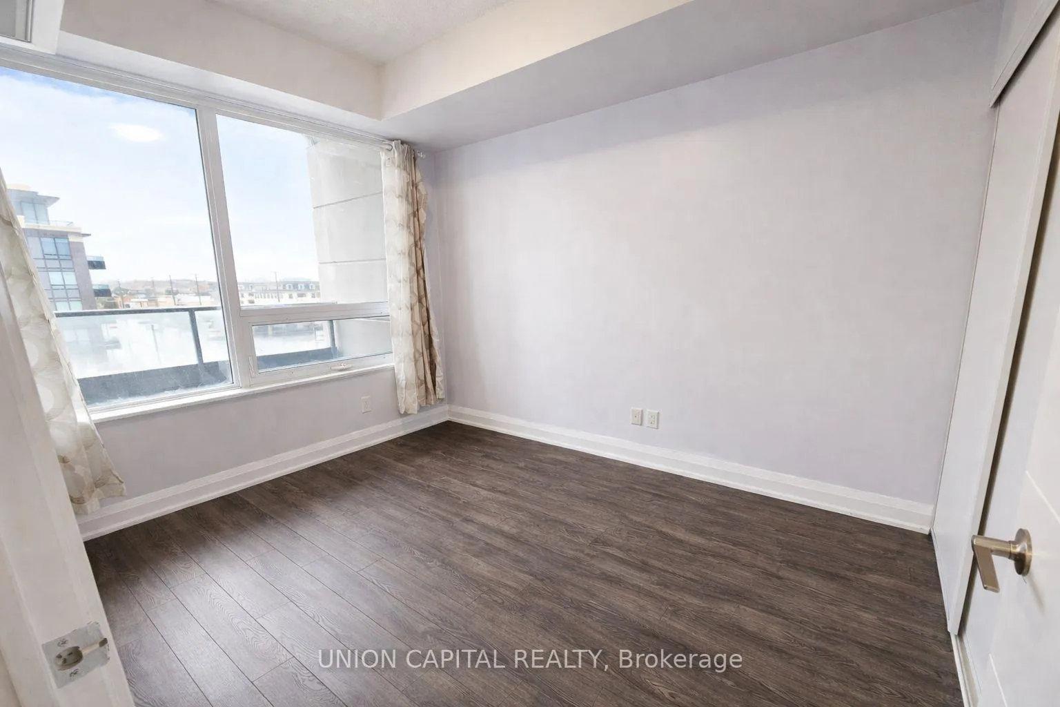 Photo 9 of Unit 709, 28 Uptown Drive, Markham, Unionville — HOMEH