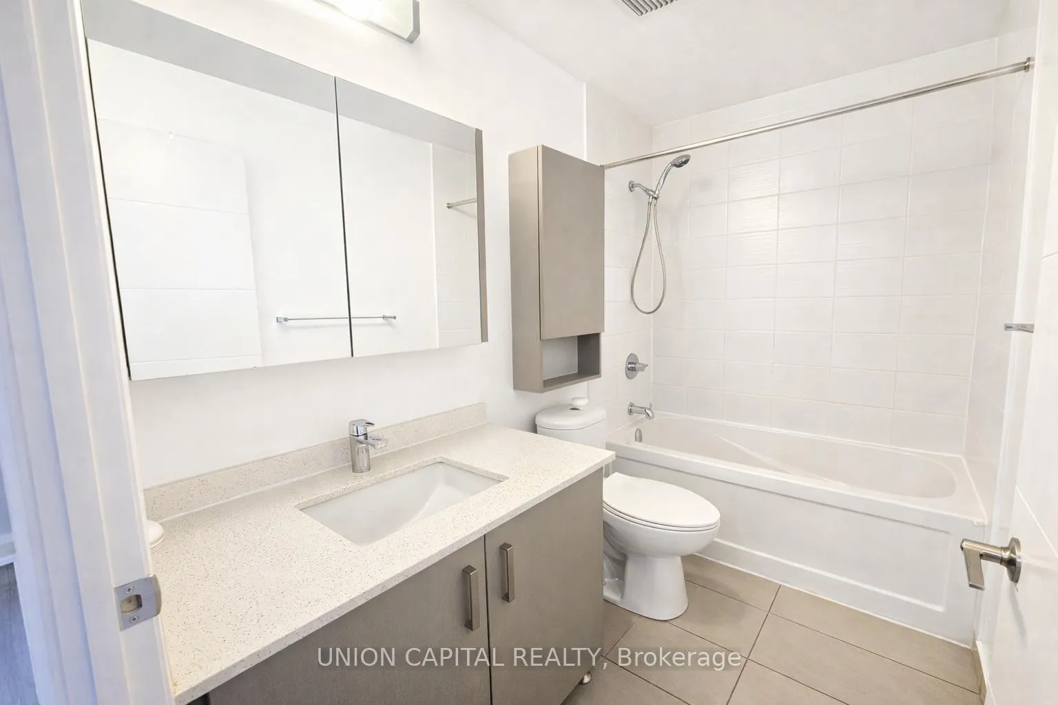 Photo 11 of Unit 709, 28 Uptown Drive, Markham, Unionville — HOMEH