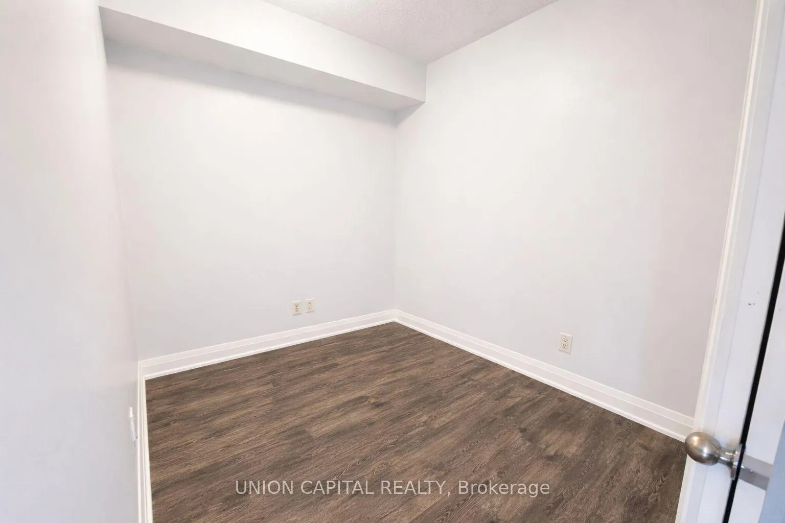 Photo 12 of Unit 709, 28 Uptown Drive, Markham, Unionville — HOMEH