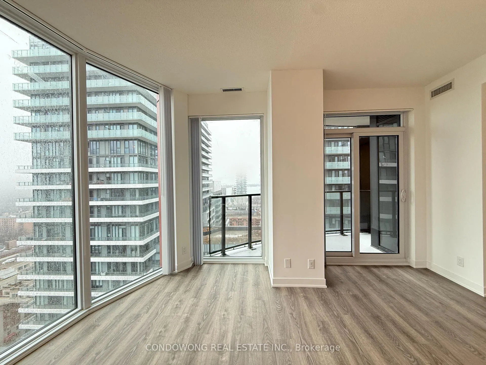 Photo 5 of Unit 2606, 180 Front Street E, Toronto, Moss Park — HOMEH