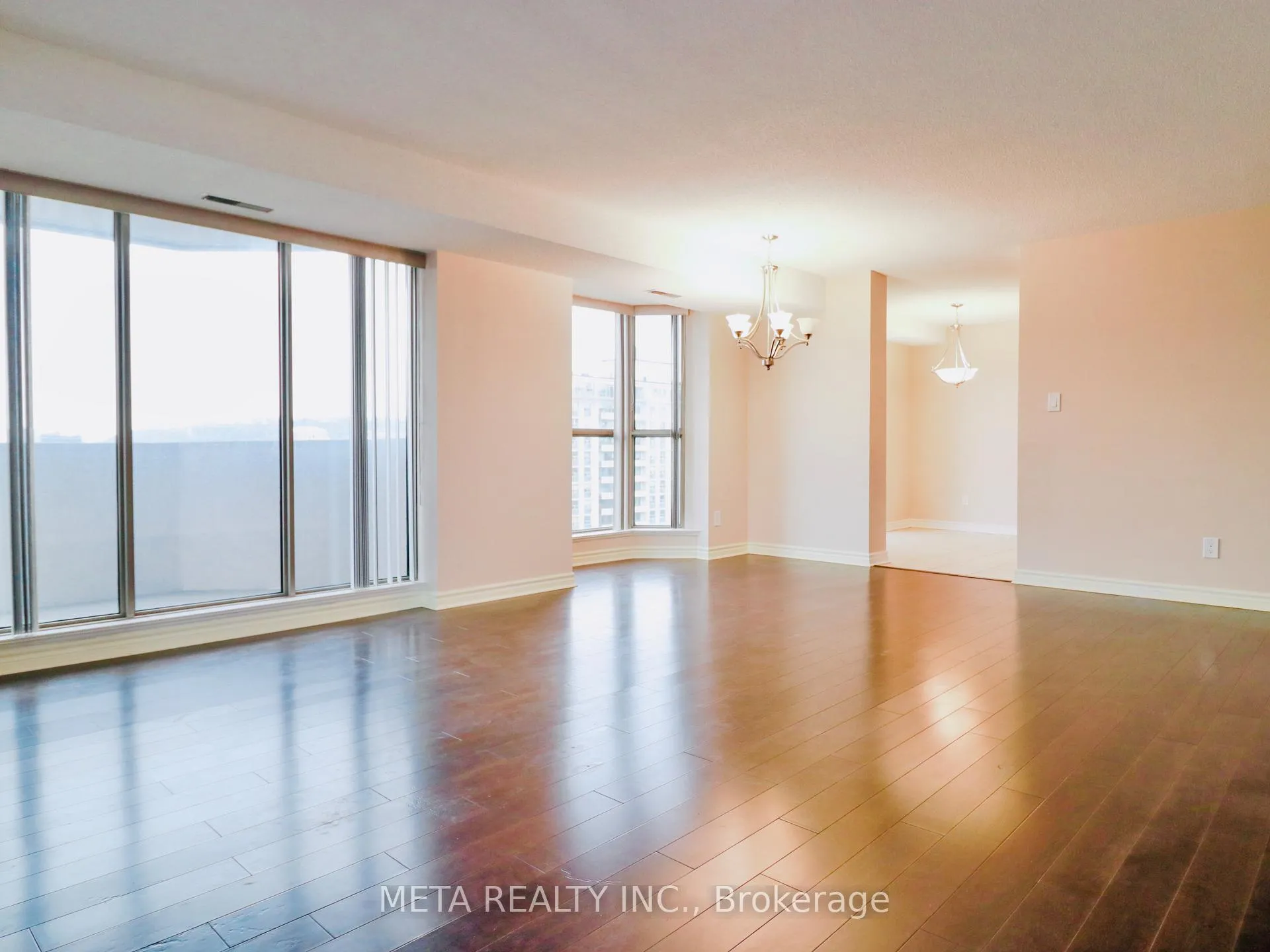Photo 5 of Unit 12E, 67 Caroline Street S, Hamilton, Durand — HOMEH