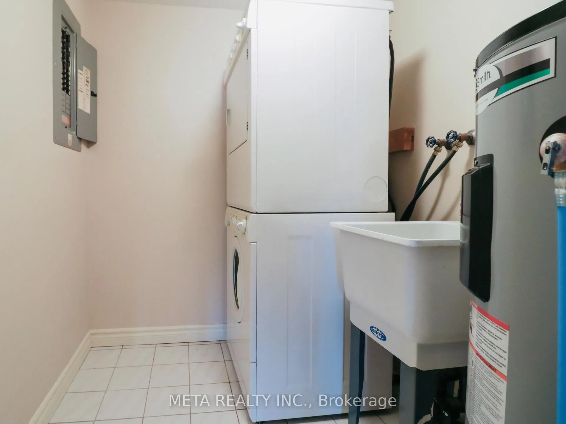 Photo 14 of Unit 12E, 67 Caroline Street S, Hamilton, Durand — HOMEH