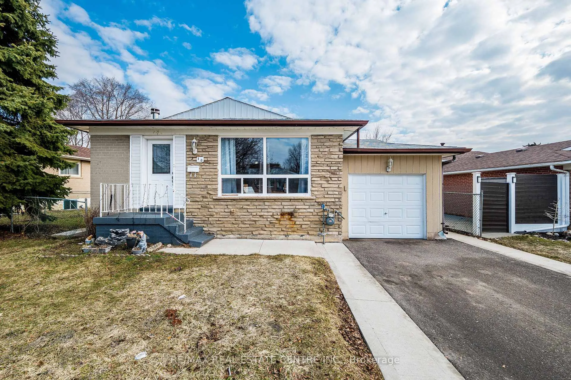 Photo 2 of 18 Northwood Drive, Brampton, Northwood Park — HOMEH