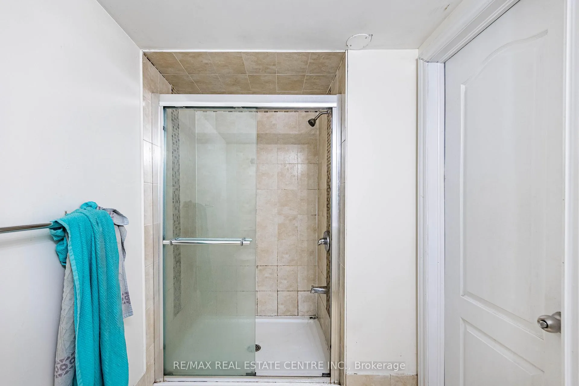 Photo 7 of 18 Northwood Drive, Brampton, Northwood Park — HOMEH