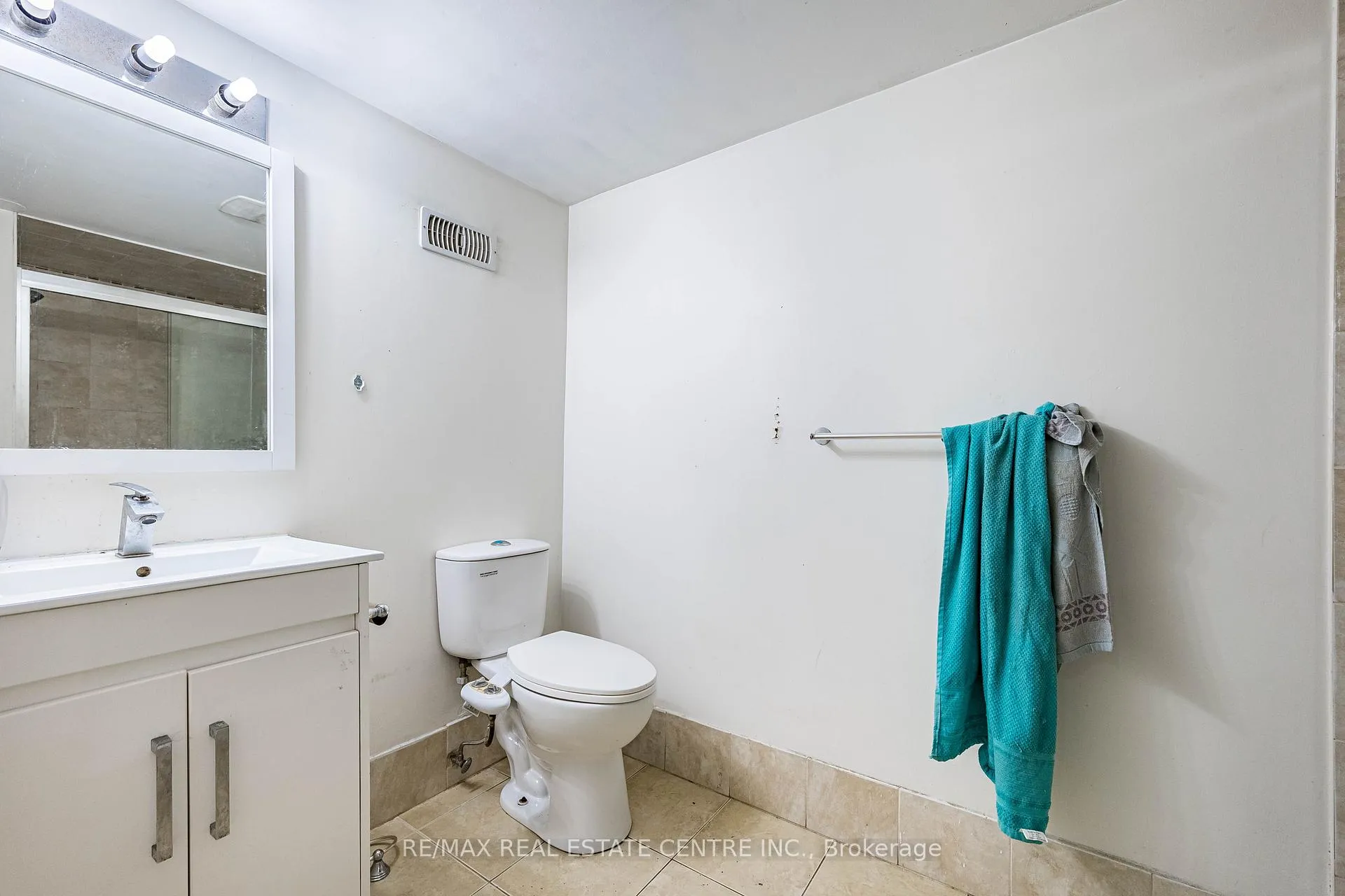 Photo 12 of 18 Northwood Drive, Brampton, Northwood Park — HOMEH