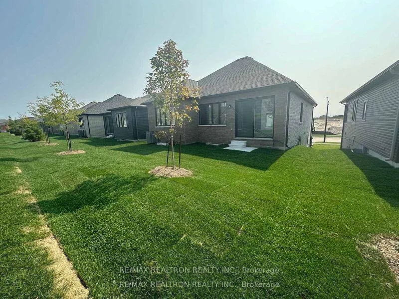 Photo 7 of 69 Sun Valley Avenue, Wasaga Beach — HOMEH