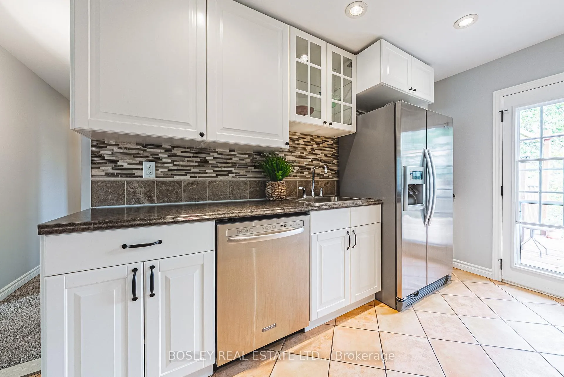 Photo 10 of 14 Rosemount Drive, Welland, Prince Charles — HOMEH