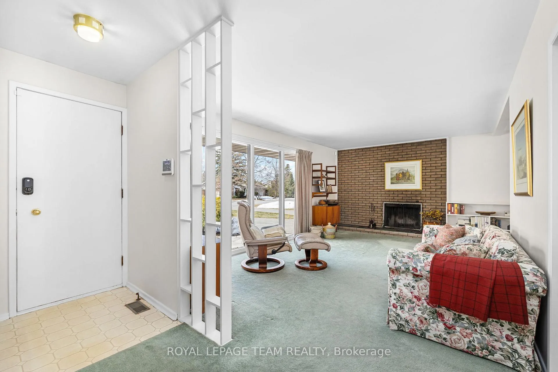 Photo 5 of 35 Cherrywood Drive, Ottawa, Arbeatha Park — HOMEH