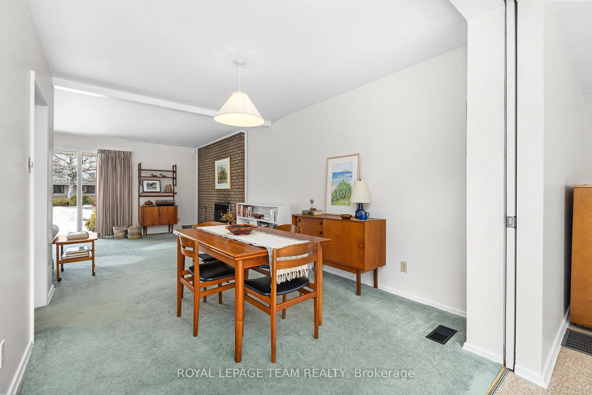 Photo 10 of 35 Cherrywood Drive, Ottawa, Arbeatha Park — HOMEH