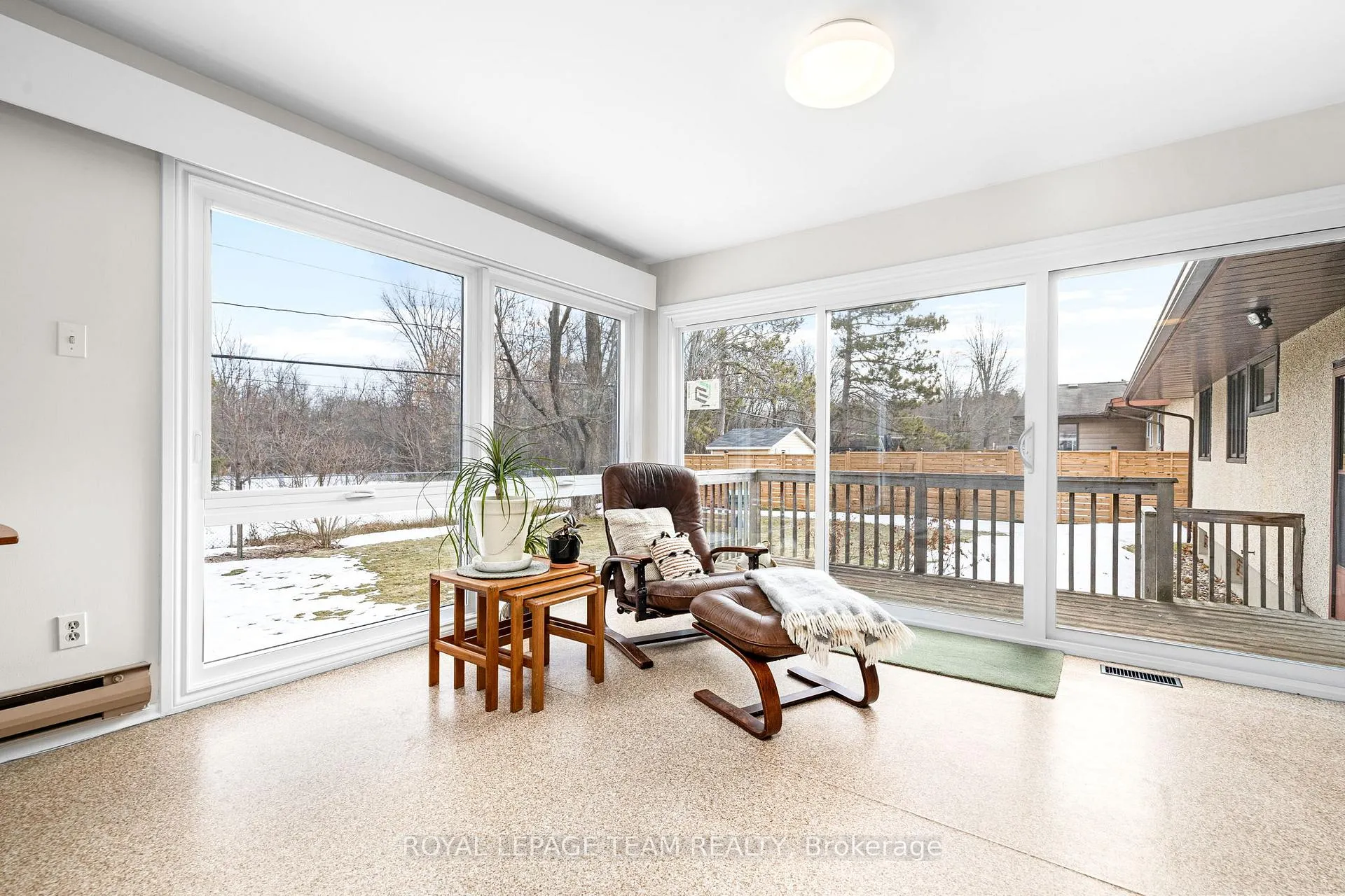 Photo 16 of 35 Cherrywood Drive, Ottawa, Arbeatha Park — HOMEH