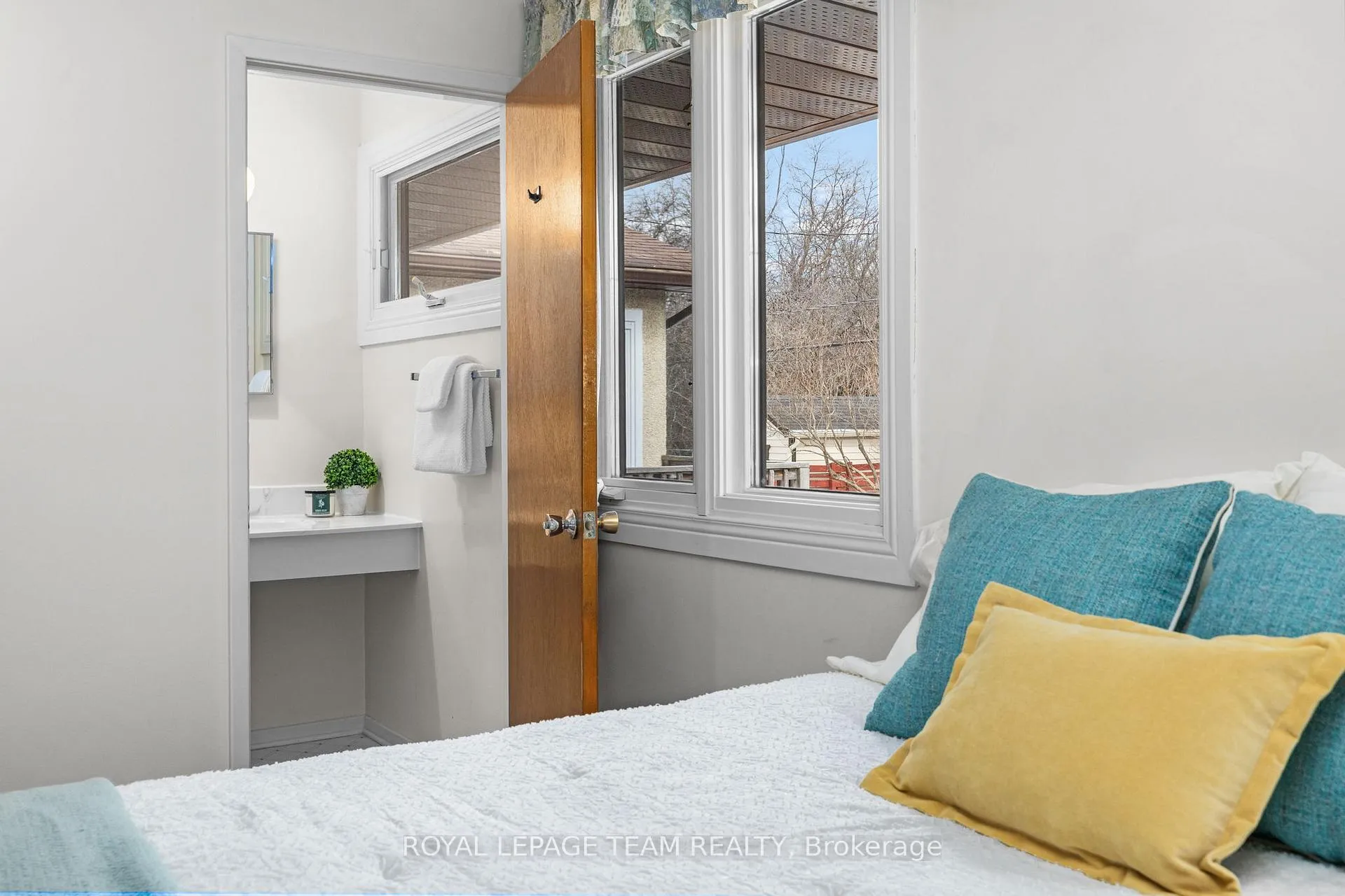 Photo 25 of 35 Cherrywood Drive, Ottawa, Arbeatha Park — HOMEH