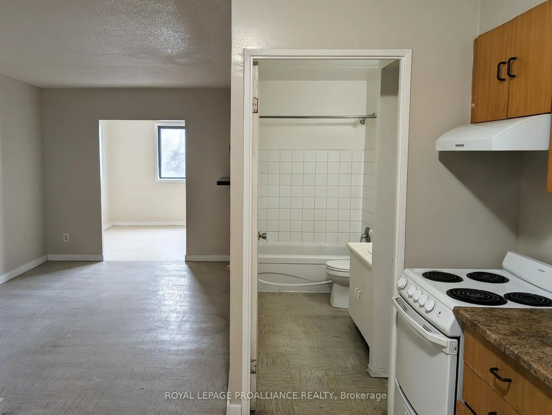 Photo 2 of Unit 35, 1837 Lansdowne Street W, Peterborough, Otonabee Ward 1 — HOMEH