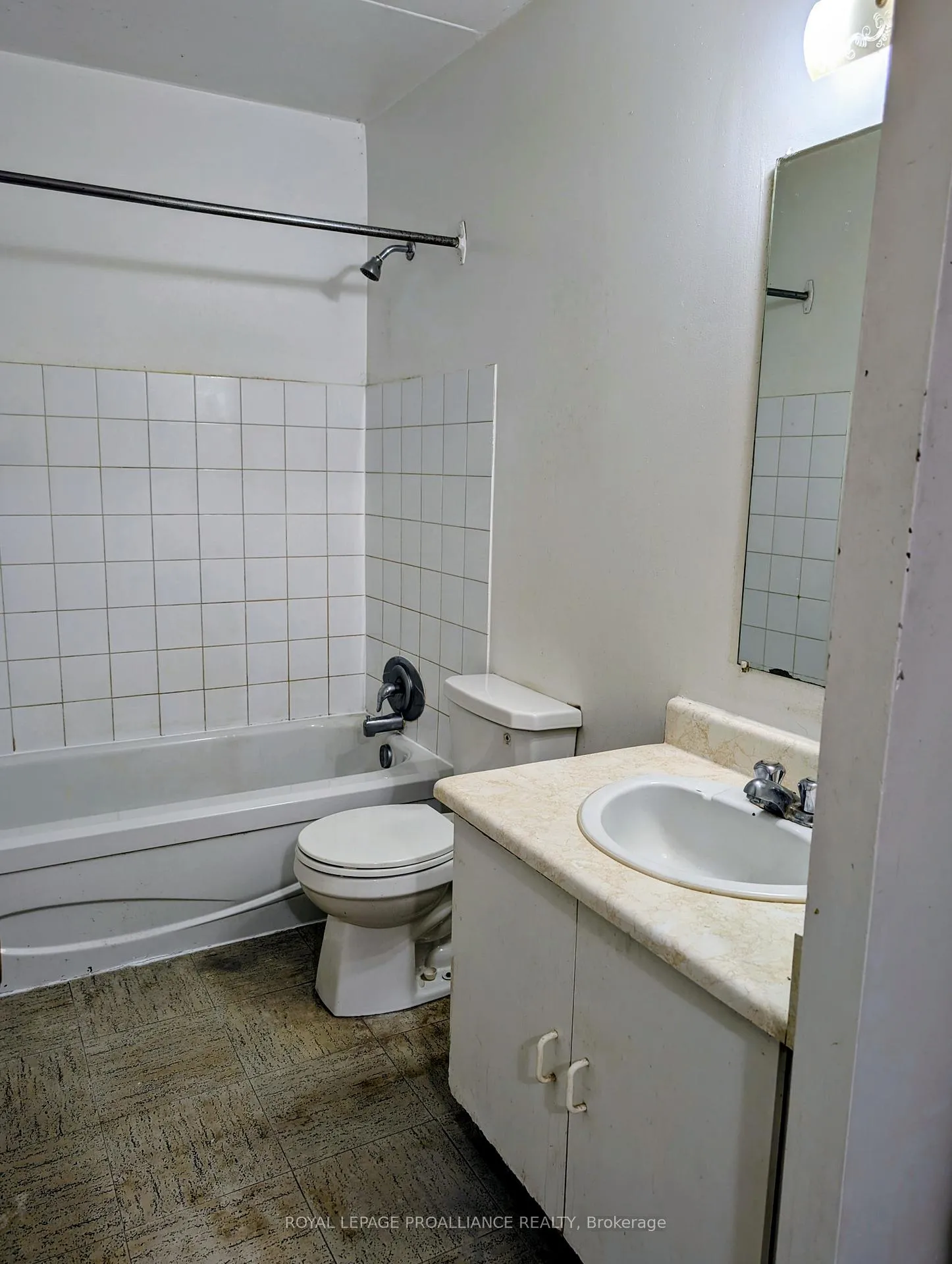Photo 3 of Unit 35, 1837 Lansdowne Street W, Peterborough, Otonabee Ward 1 — HOMEH