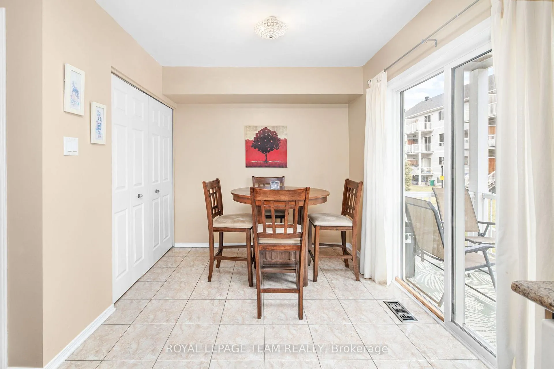 Photo 17 of 147 Wharhol Private, Ottawa, Westcliffe Estates — HOMEH