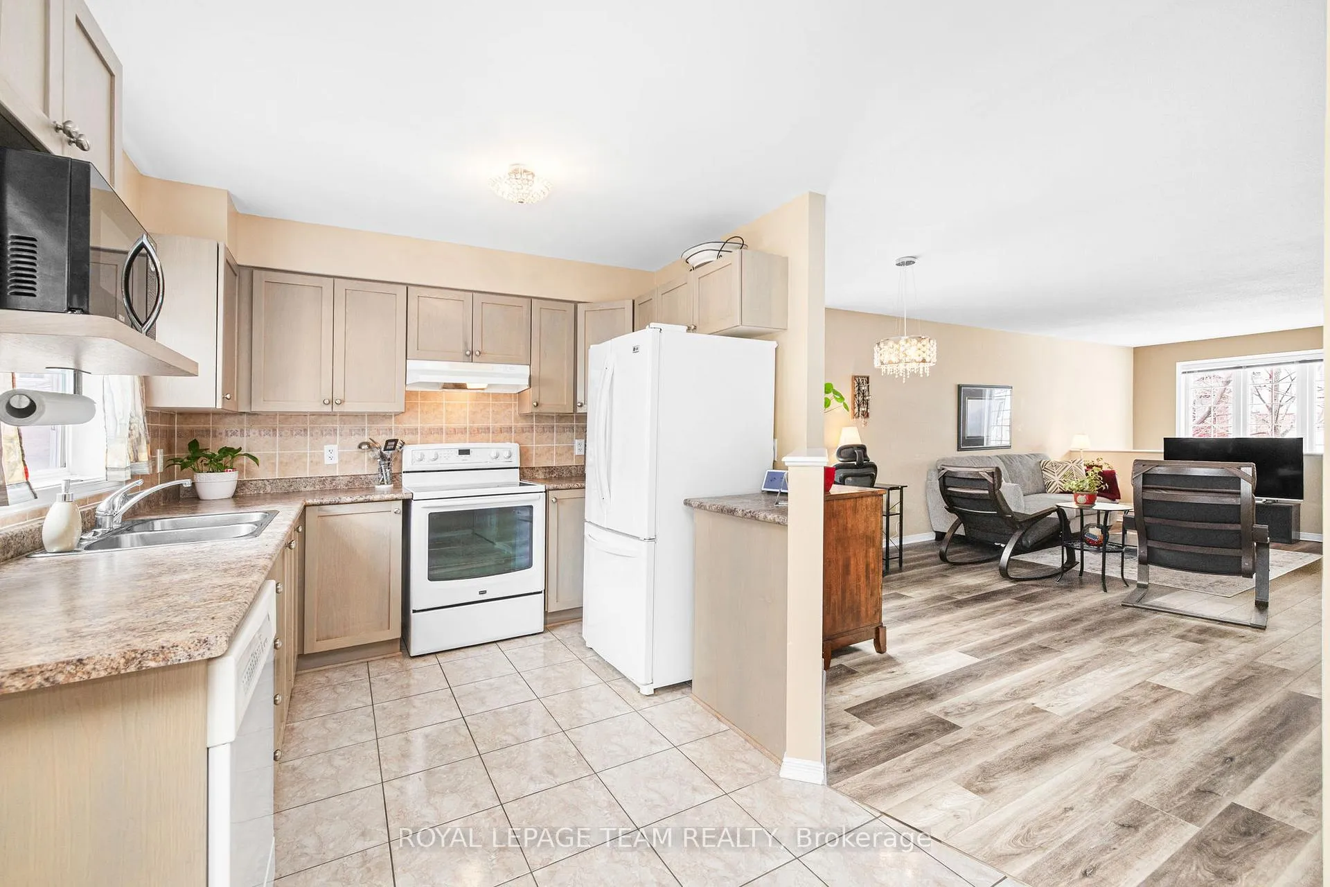Photo 23 of 147 Wharhol Private, Ottawa, Westcliffe Estates — HOMEH