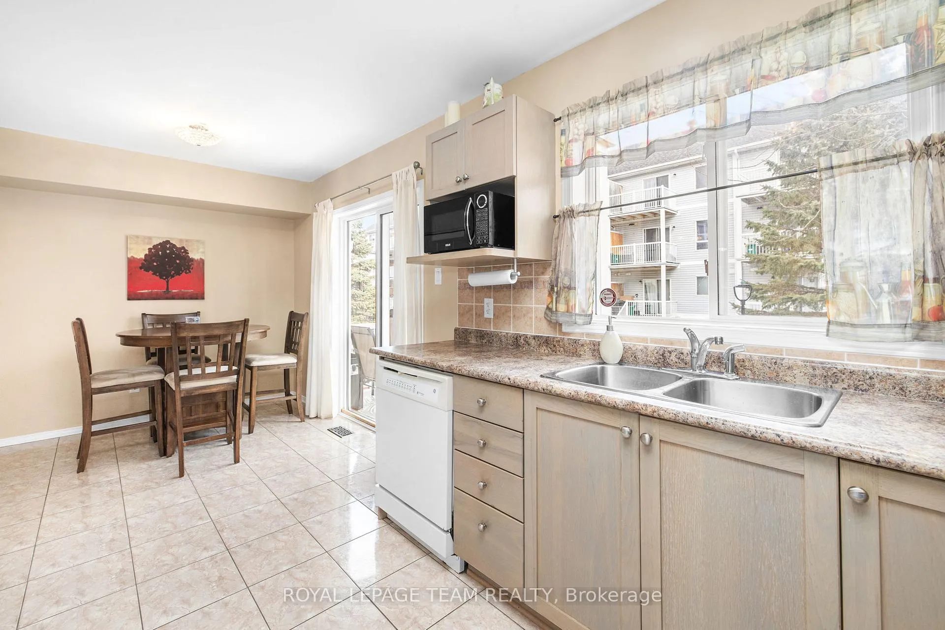 Photo 25 of 147 Wharhol Private, Ottawa, Westcliffe Estates — HOMEH