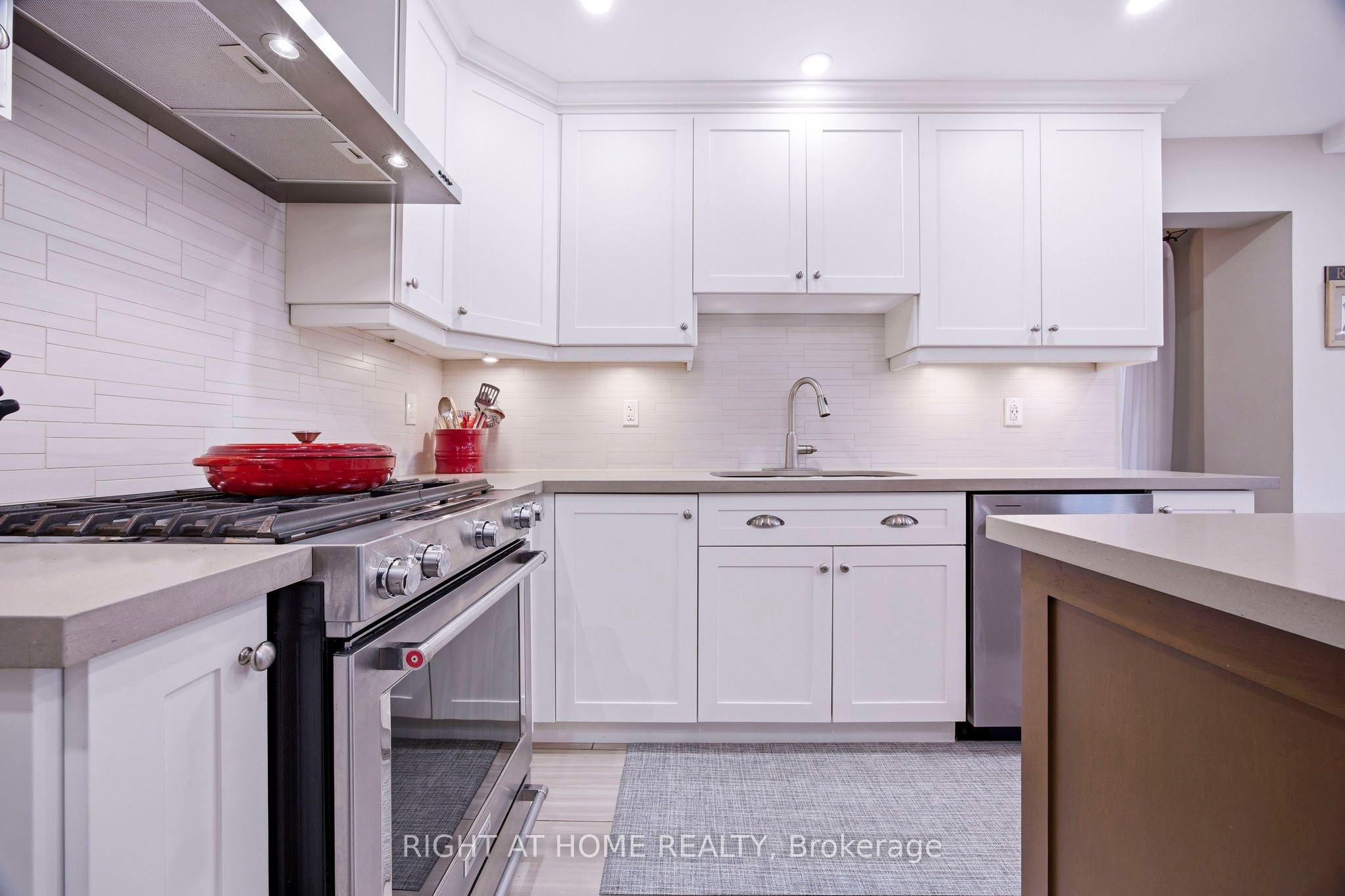 Photo 17 of 12 Esker Drive, Brampton, Heart Lake East — HOMEH