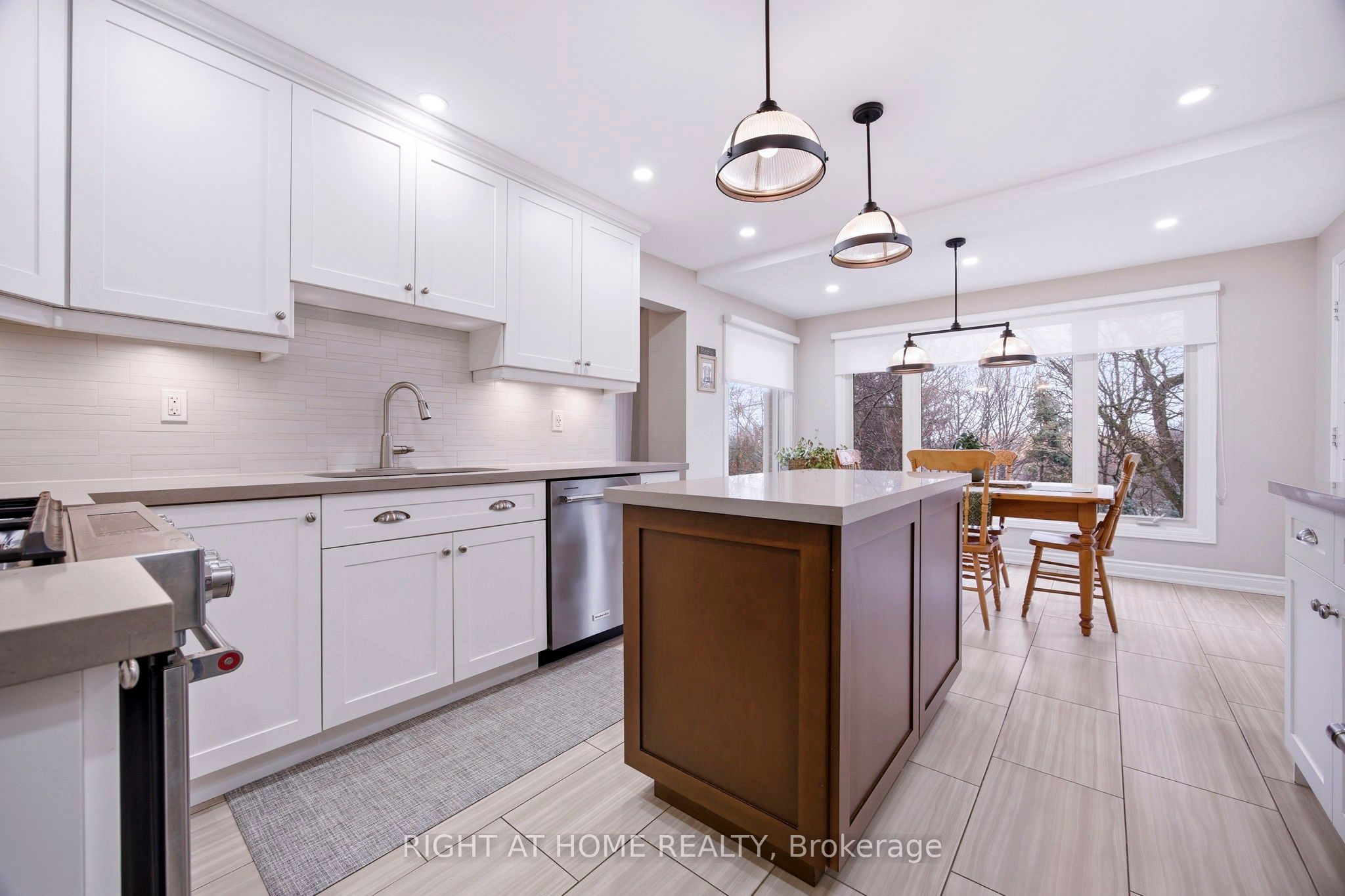 Photo 18 of 12 Esker Drive, Brampton, Heart Lake East — HOMEH