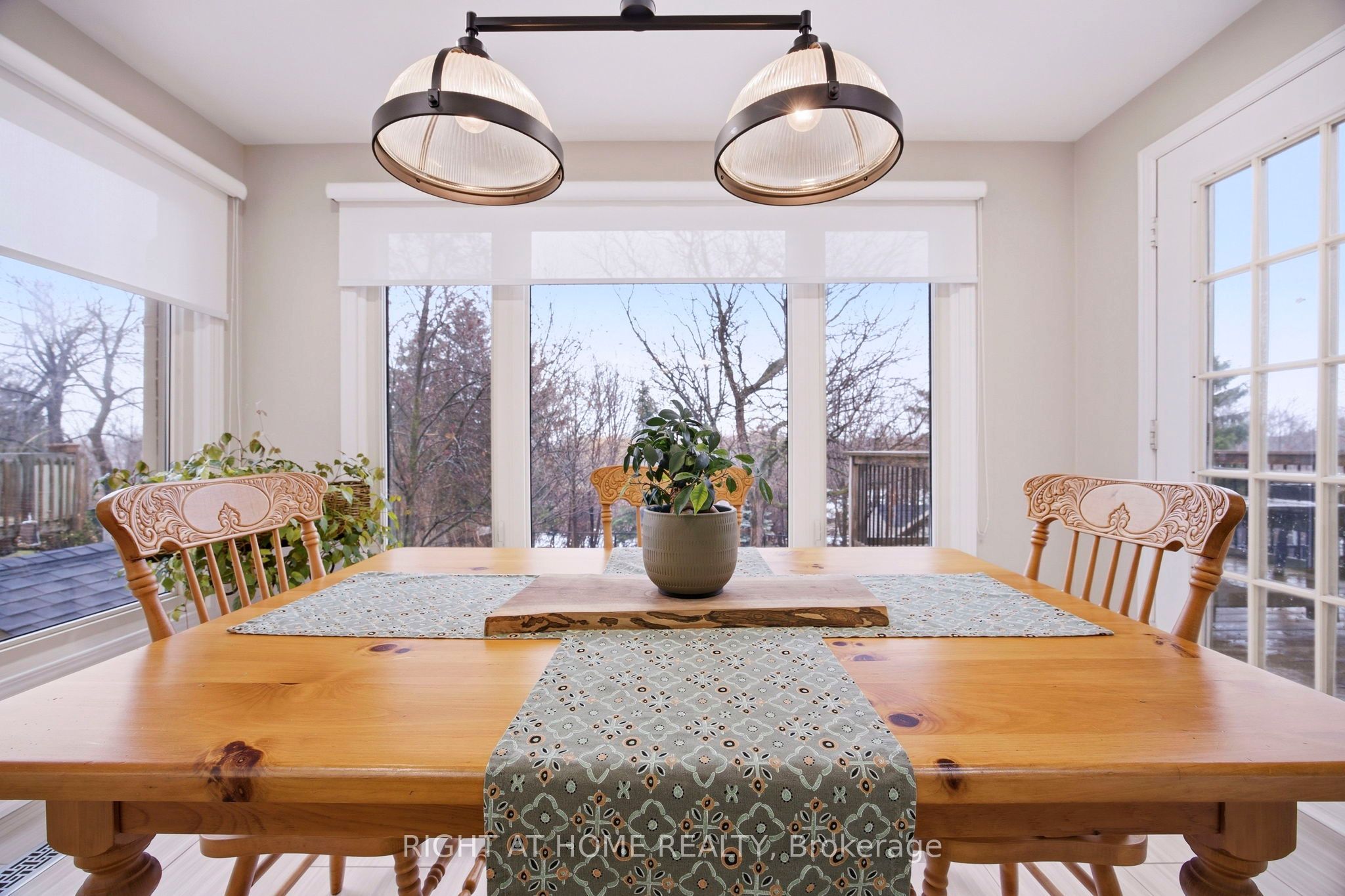 Photo 14 of 12 Esker Drive, Brampton, Heart Lake East — HOMEH