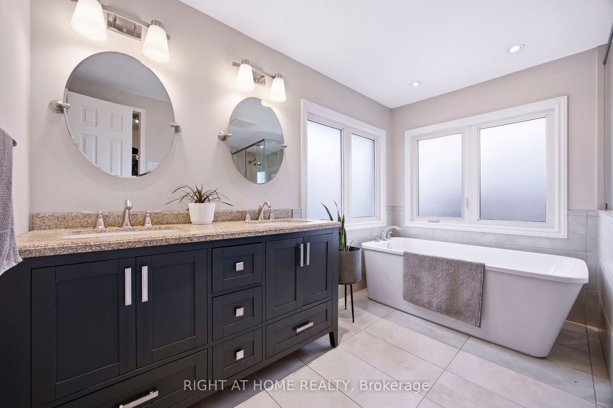 Photo 27 of 12 Esker Drive, Brampton, Heart Lake East — HOMEH