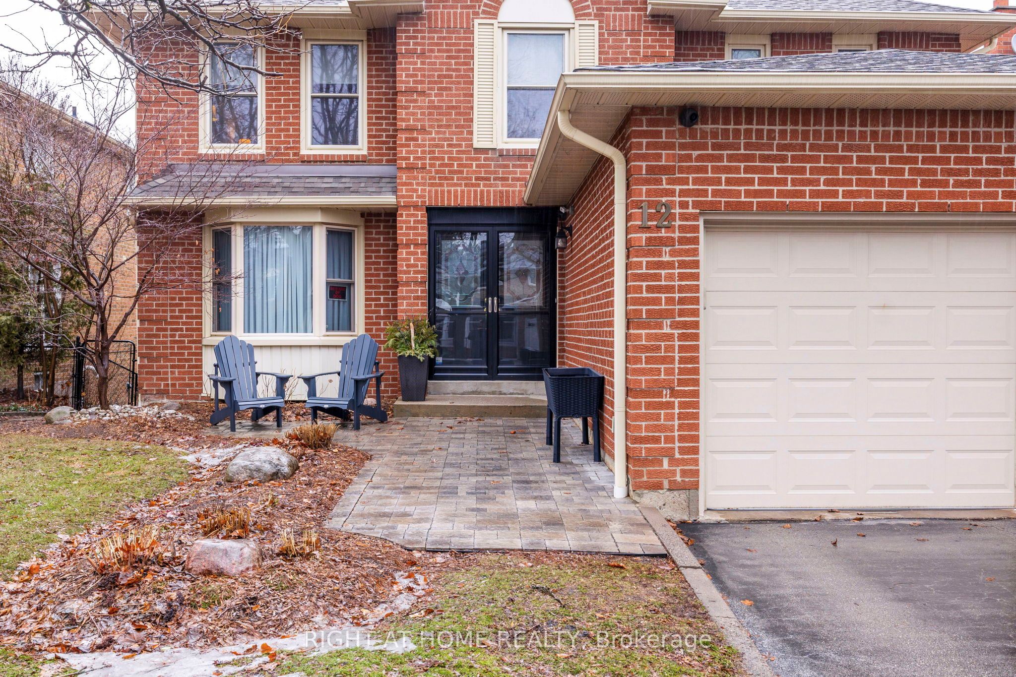 Photo 4 of 12 Esker Drive, Brampton, Heart Lake East — HOMEH