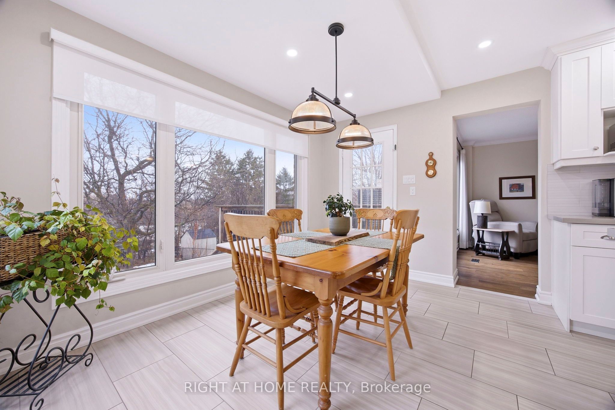 Photo 13 of 12 Esker Drive, Brampton, Heart Lake East — HOMEH