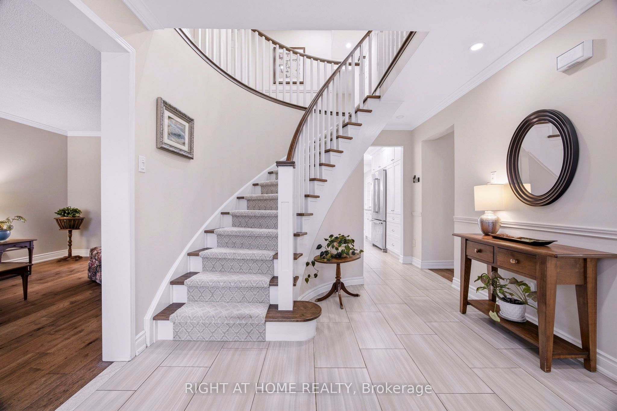 Photo 5 of 12 Esker Drive, Brampton, Heart Lake East — HOMEH