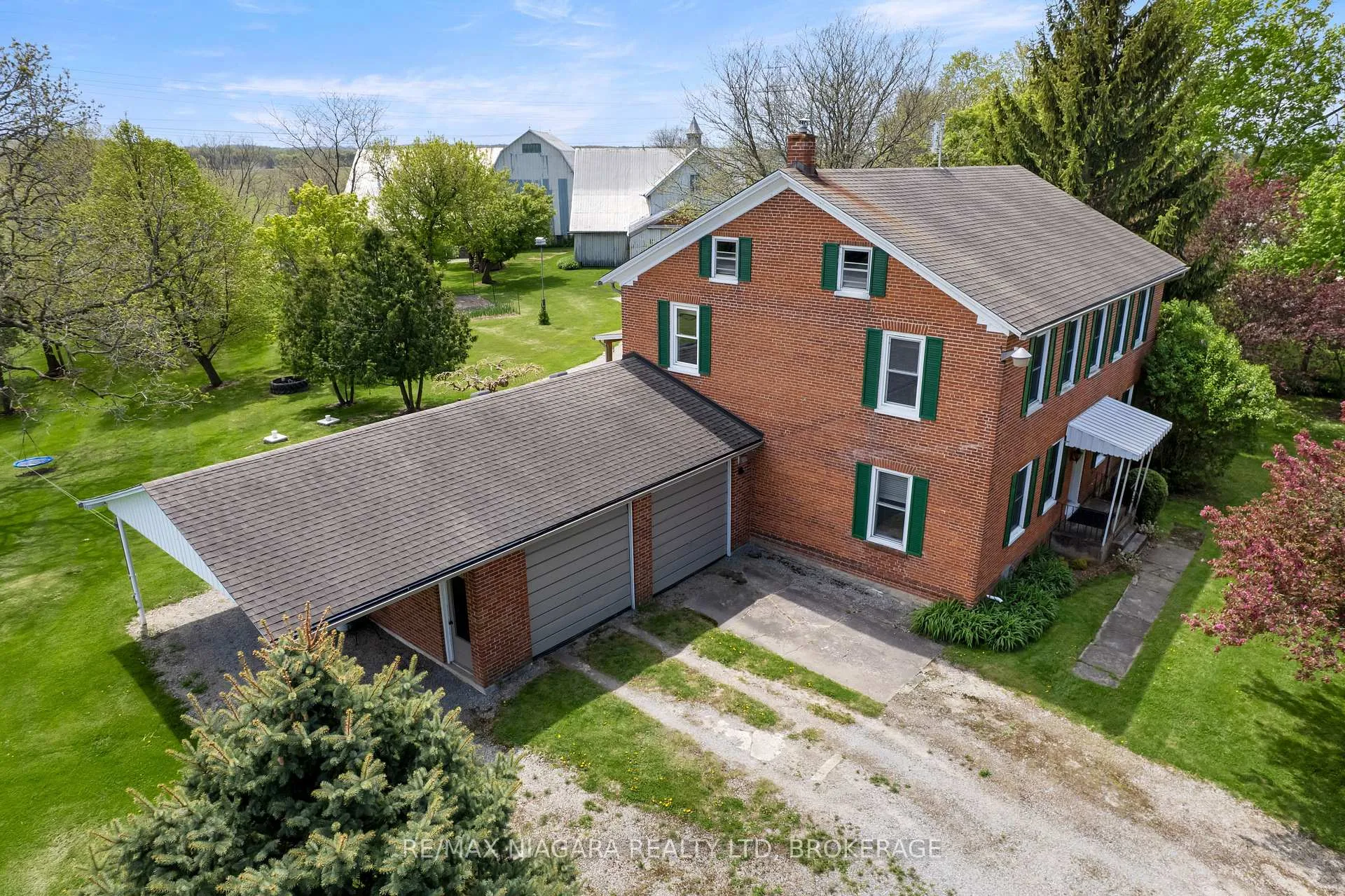 Photo 6 of 2461 Effingham Street, Pelham, North Pelham — HOMEH