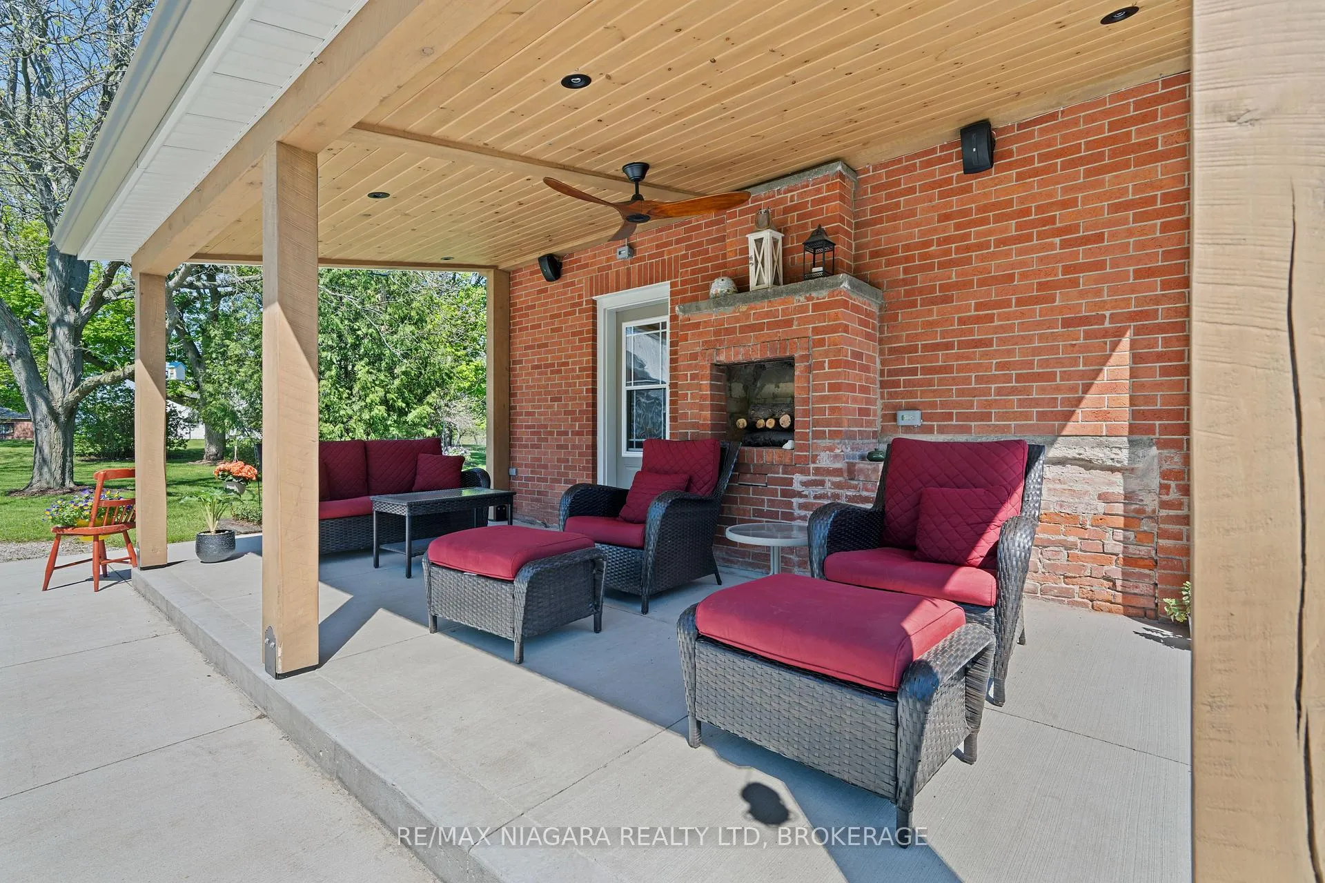 Photo 11 of 2461 Effingham Street, Pelham, North Pelham — HOMEH