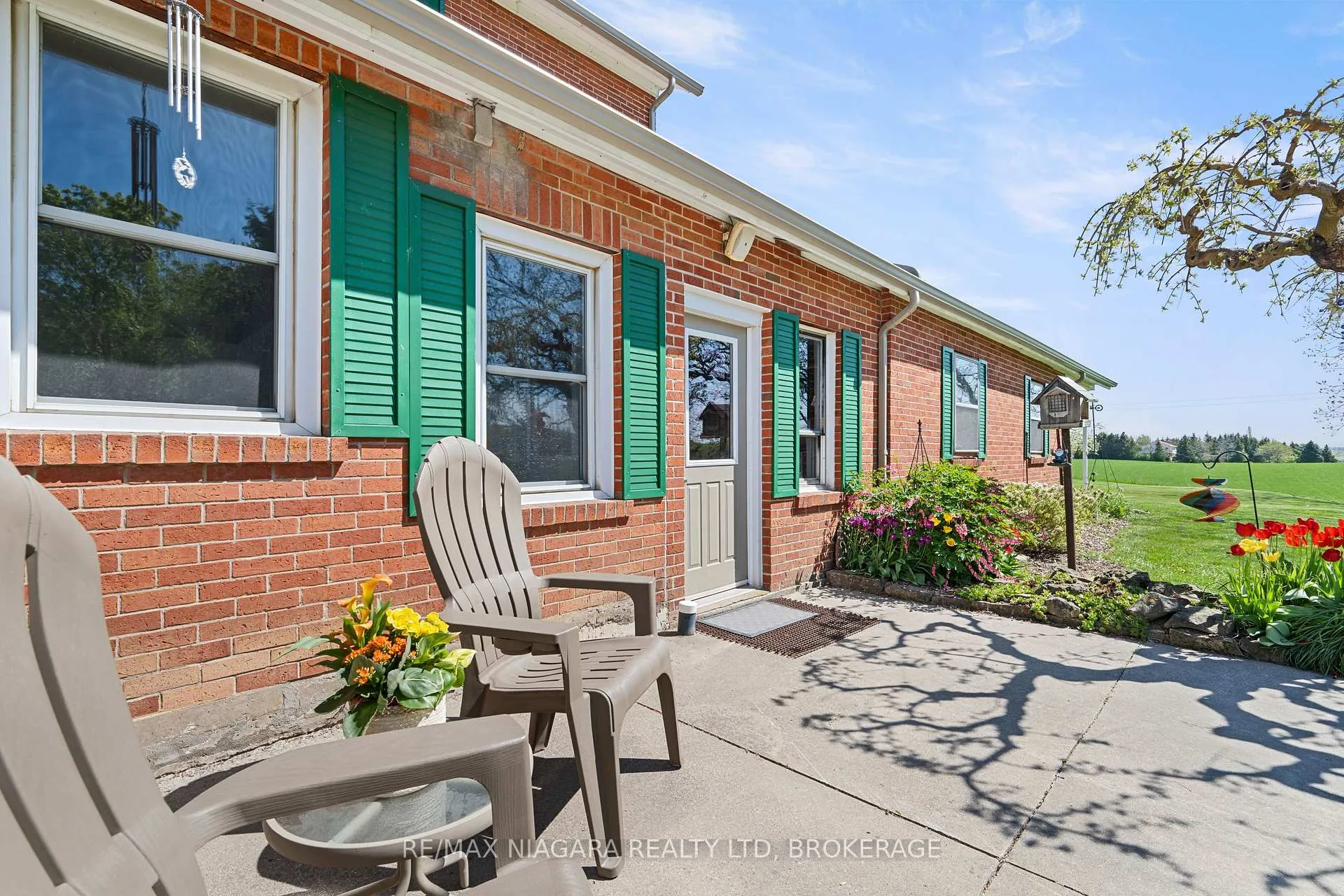 Photo 12 of 2461 Effingham Street, Pelham, North Pelham — HOMEH