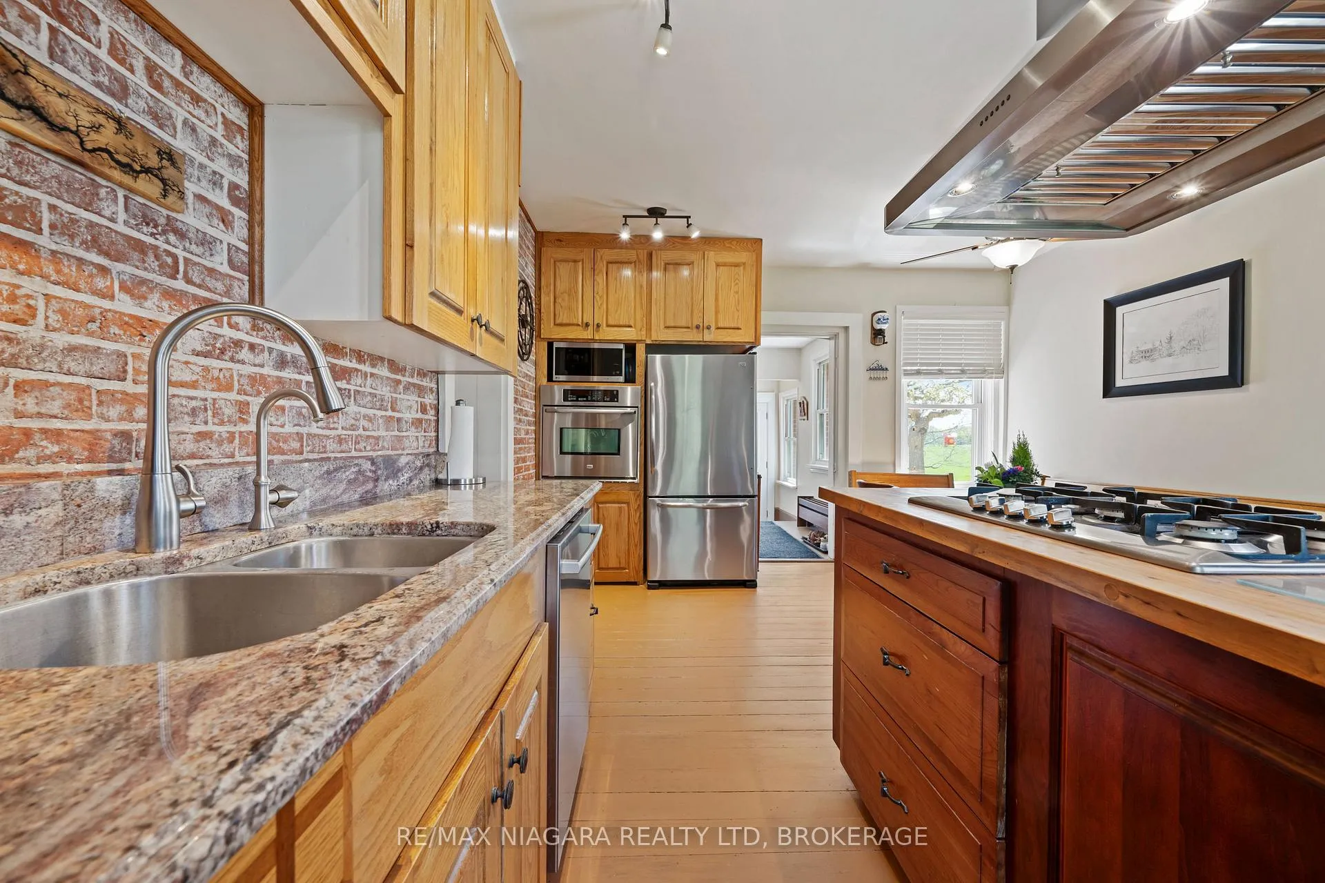 Photo 17 of 2461 Effingham Street, Pelham, North Pelham — HOMEH