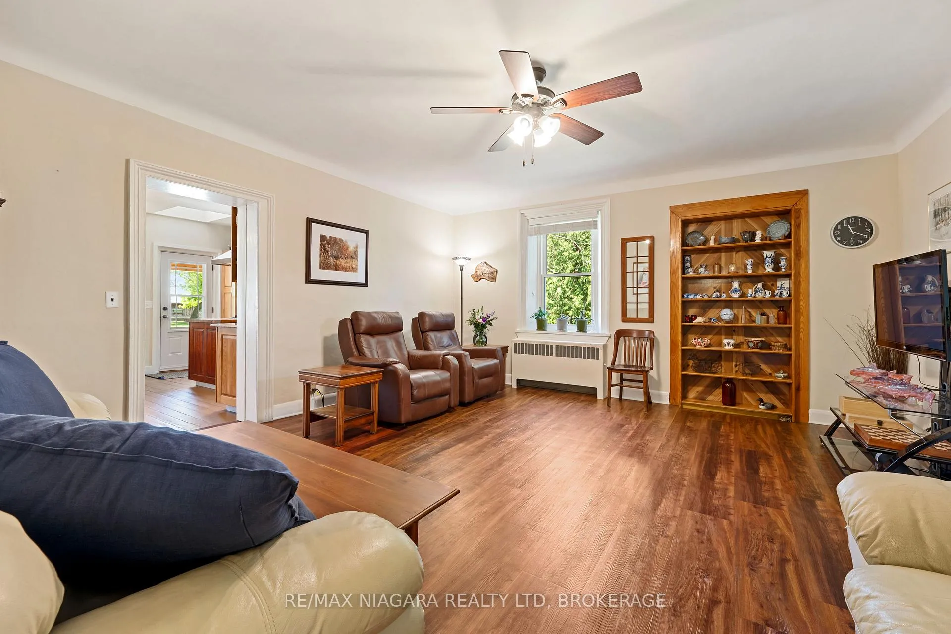 Photo 20 of 2461 Effingham Street, Pelham, North Pelham — HOMEH