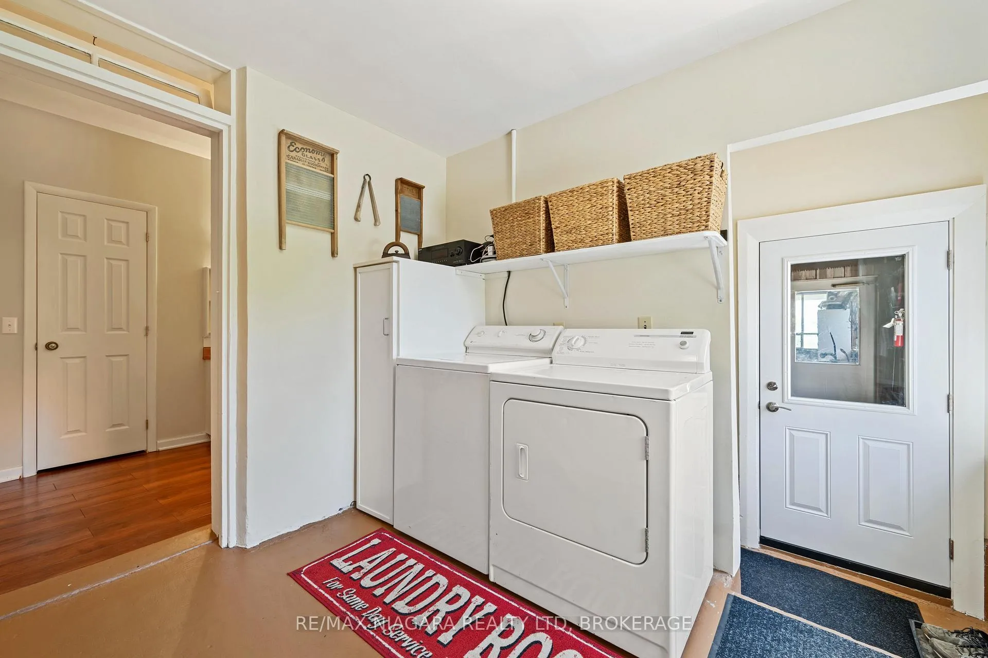 Photo 27 of 2461 Effingham Street, Pelham, North Pelham — HOMEH