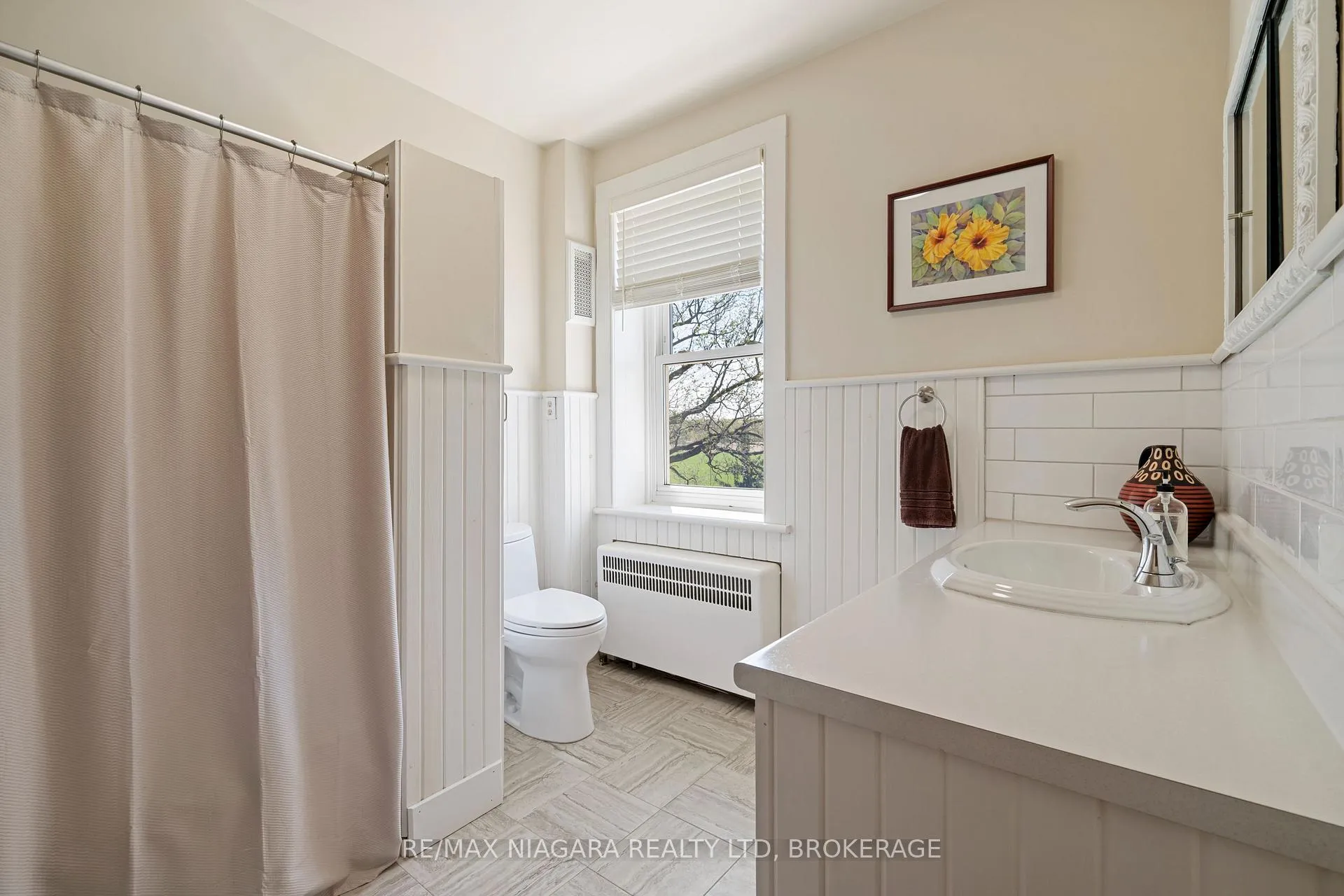 Photo 31 of 2461 Effingham Street, Pelham, North Pelham — HOMEH
