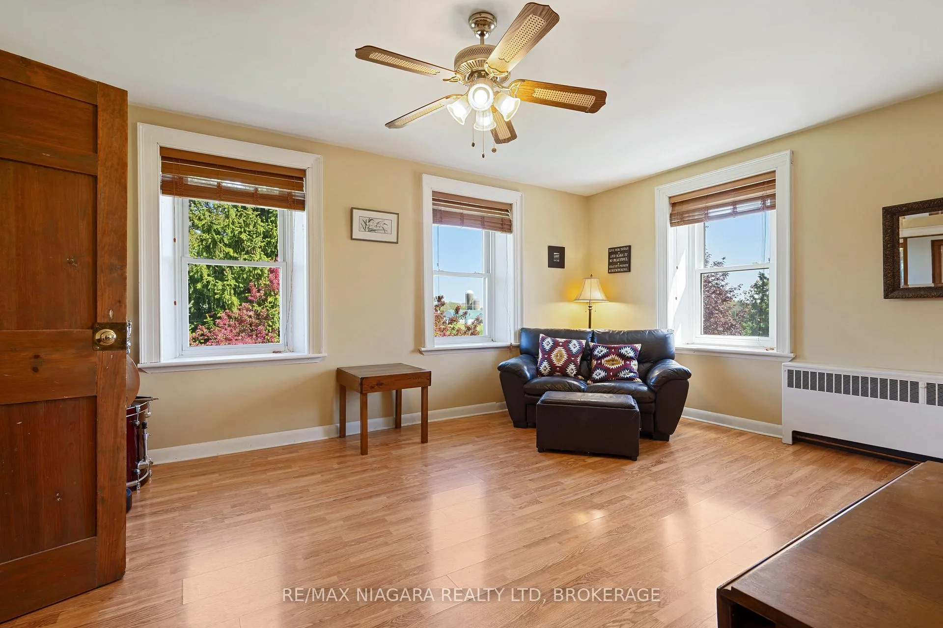 Photo 35 of 2461 Effingham Street, Pelham, North Pelham — HOMEH