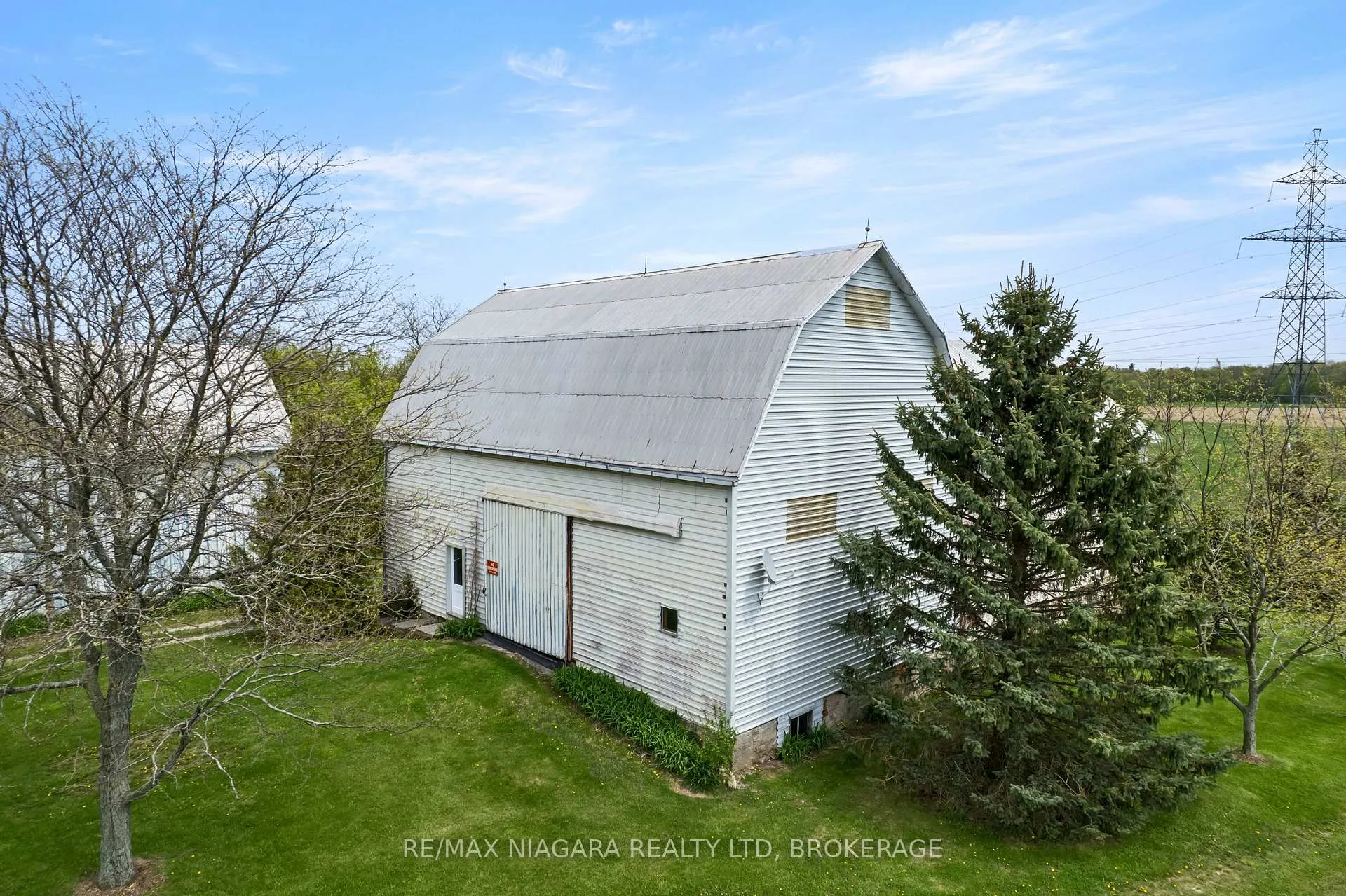 Photo 41 of 2461 Effingham Street, Pelham, North Pelham — HOMEH