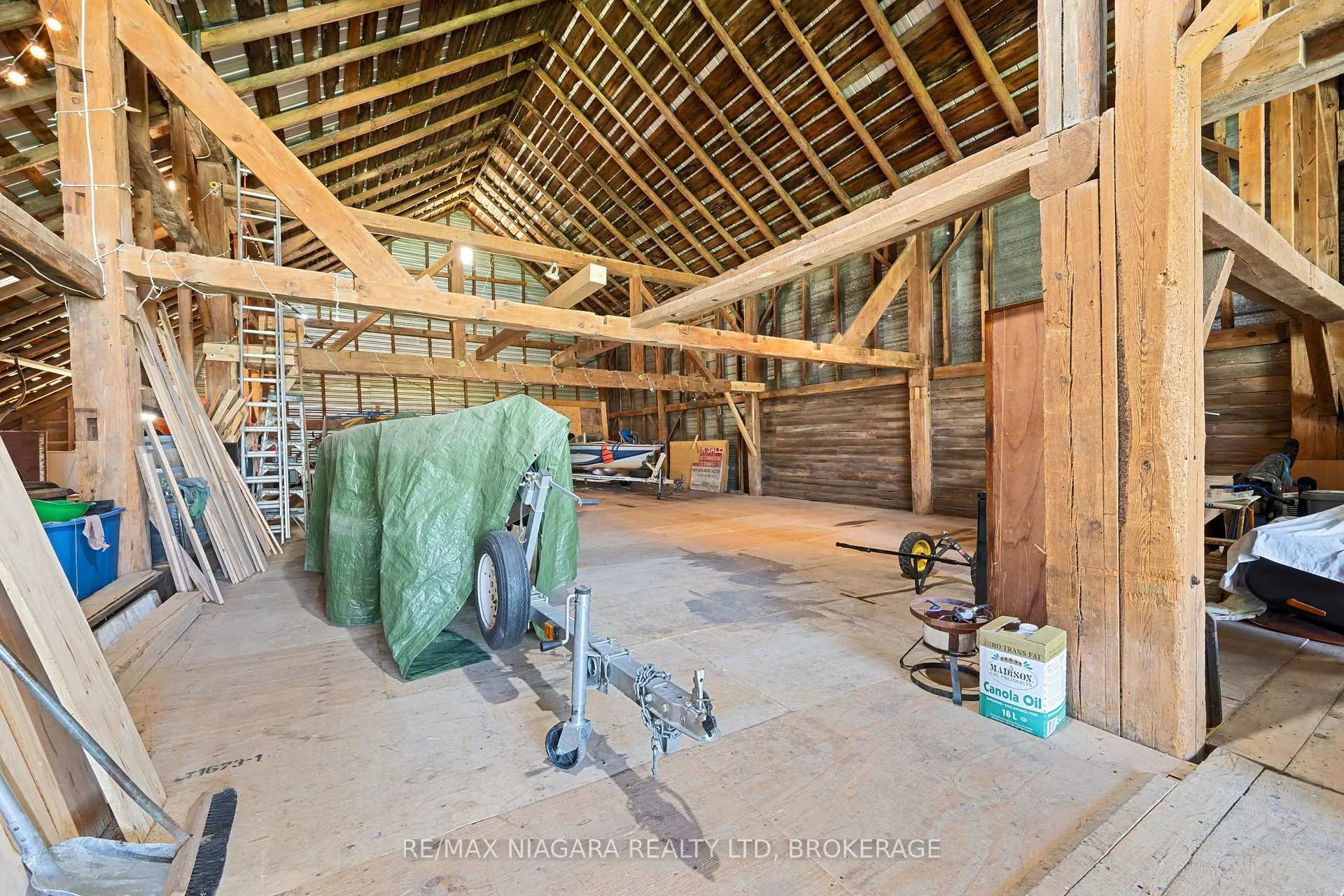 Photo 47 of 2461 Effingham Street, Pelham, North Pelham — HOMEH