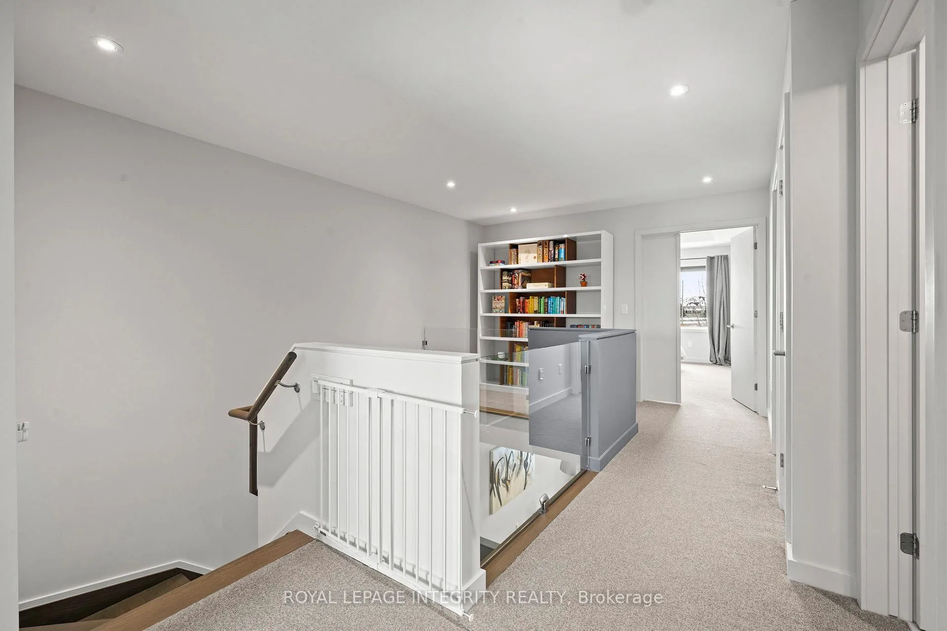 Photo 15 of 110 Larimar Circle, Ottawa, Riverside South/Gloucester Glen — HOMEH
