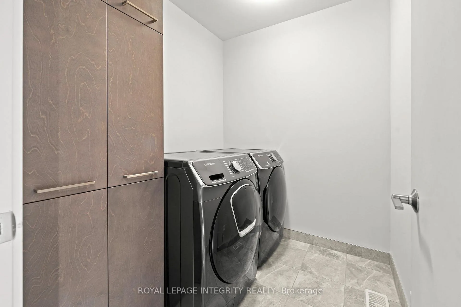 Photo 26 of 110 Larimar Circle, Ottawa, Riverside South/Gloucester Glen — HOMEH