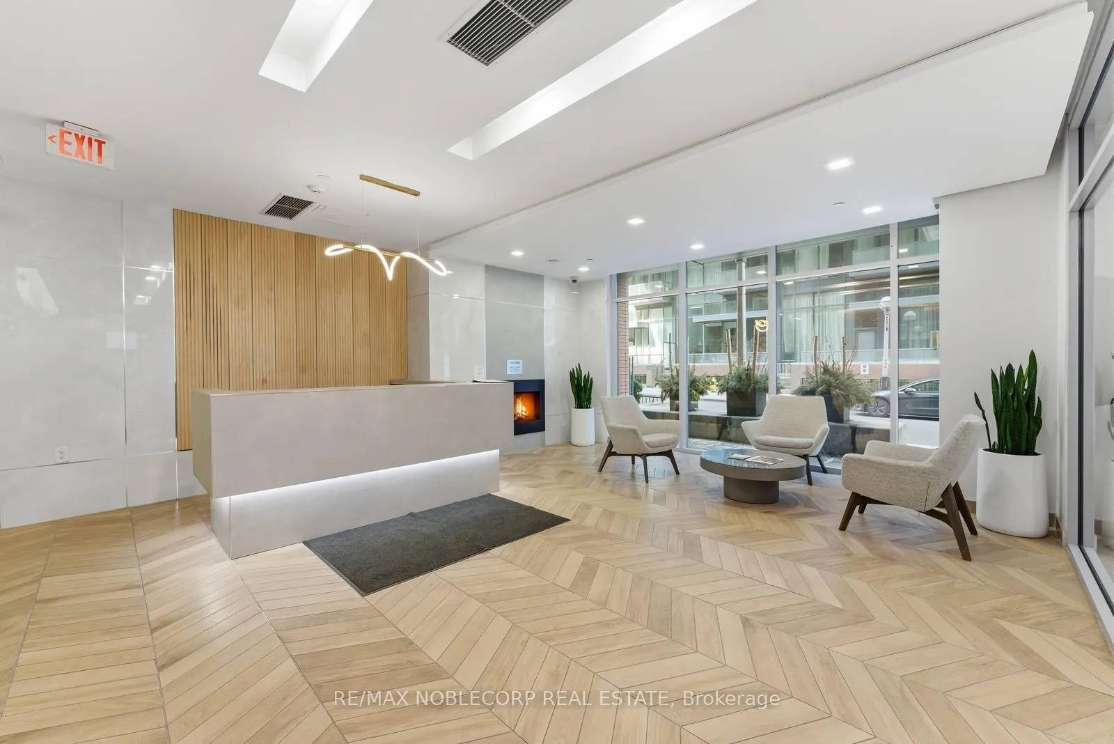 Photo 3 of Unit 1106, 15 Bruyeres Mews, Toronto, Niagara — HOMEH