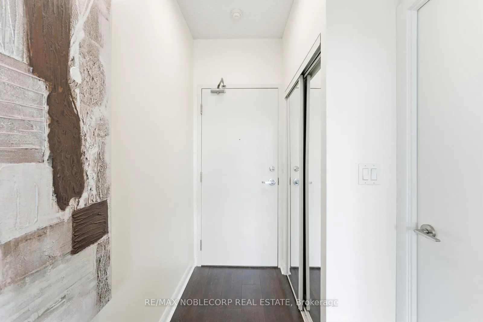 Photo 5 of Unit 1106, 15 Bruyeres Mews, Toronto, Niagara — HOMEH