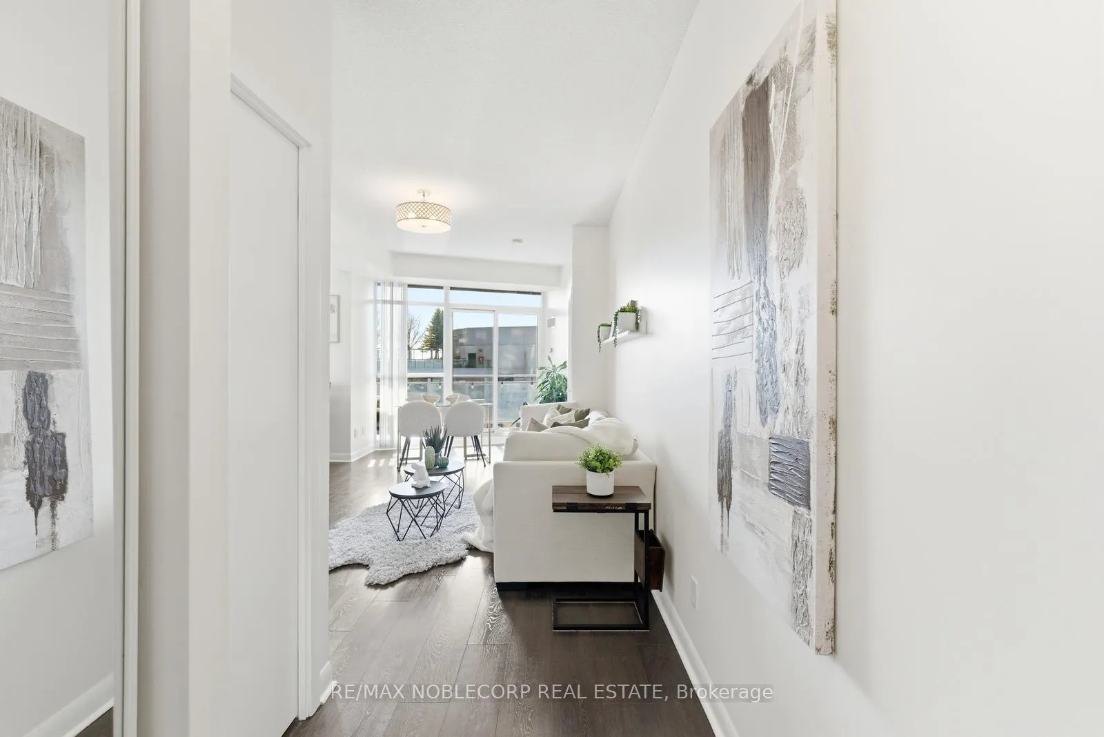 Photo 6 of Unit 1106, 15 Bruyeres Mews, Toronto, Niagara — HOMEH