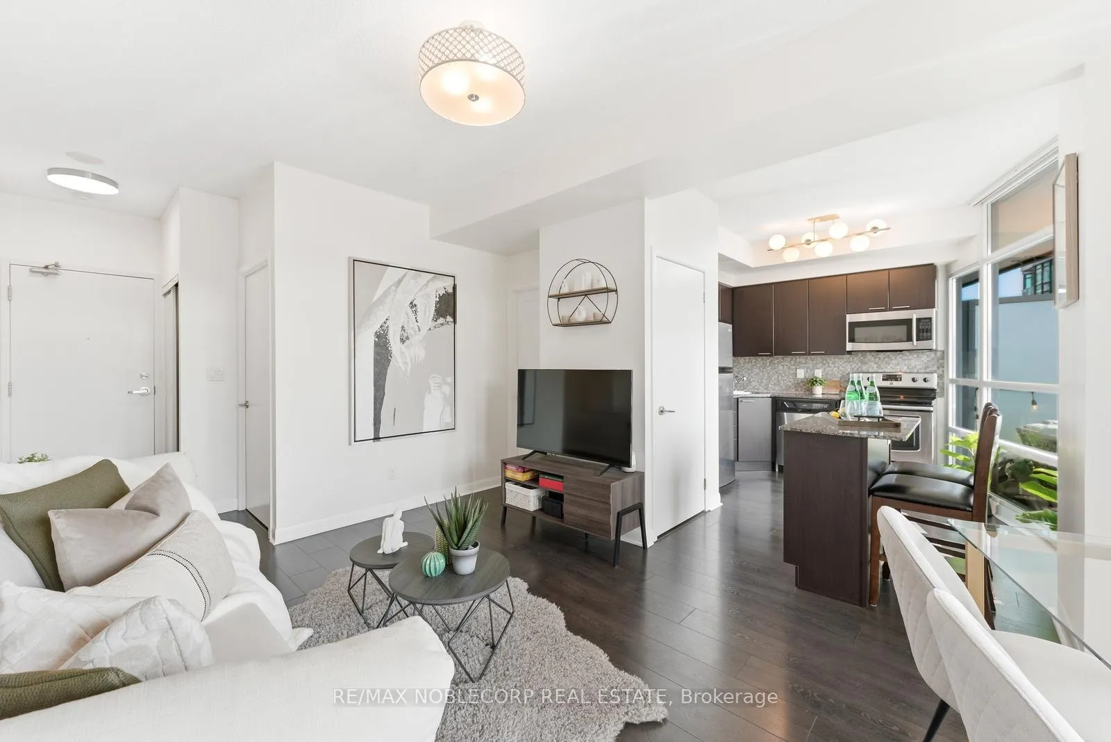 Photo 9 of Unit 1106, 15 Bruyeres Mews, Toronto, Niagara — HOMEH